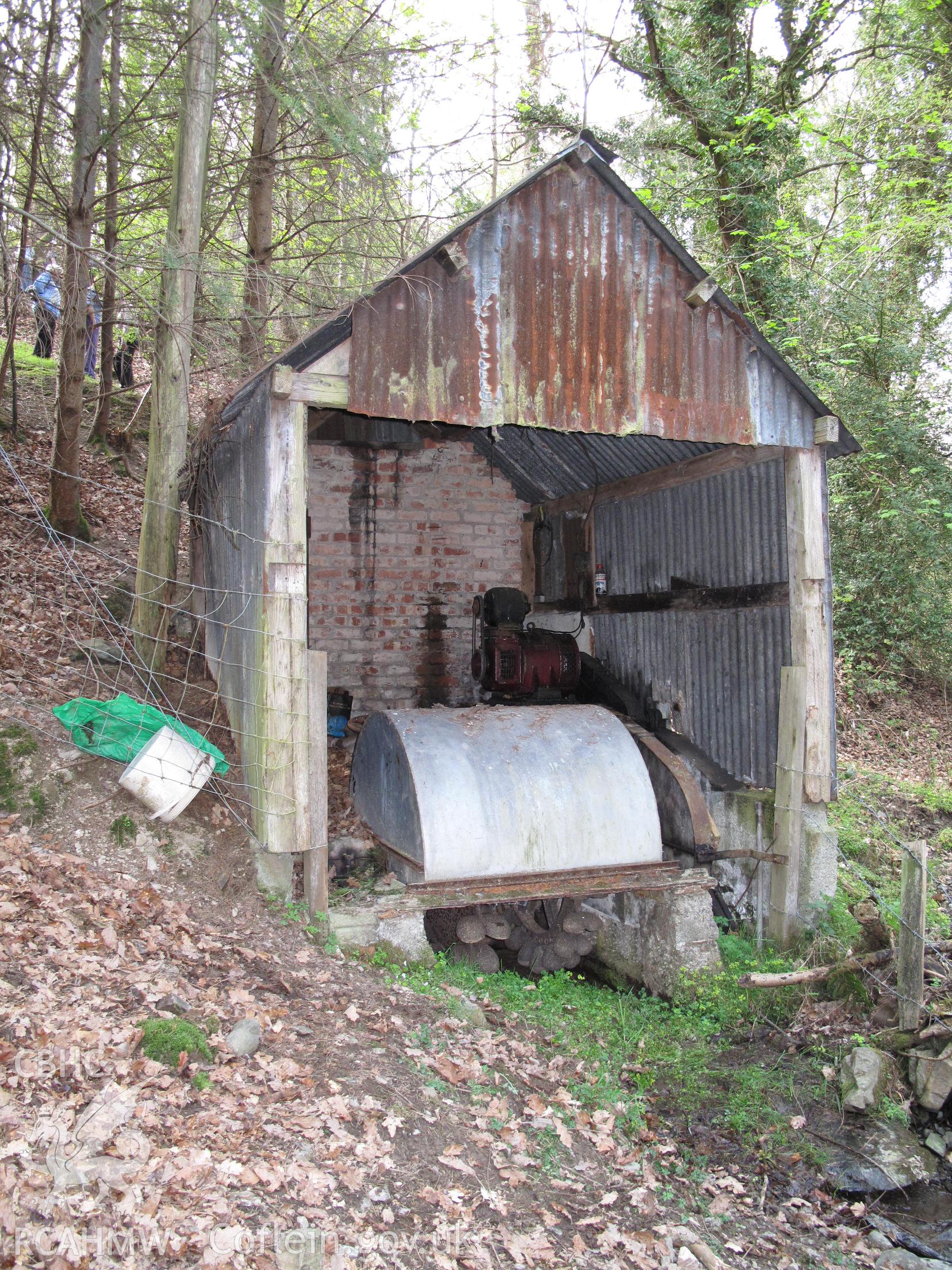Pant-y-gynnau Turbine House from the east, taken by Brian Malaws on 18 April 2009.