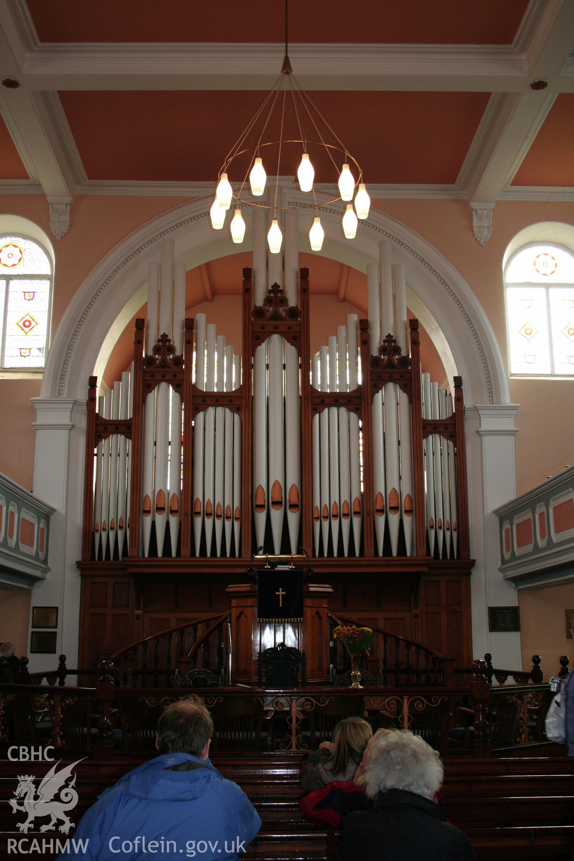 Interior, organ