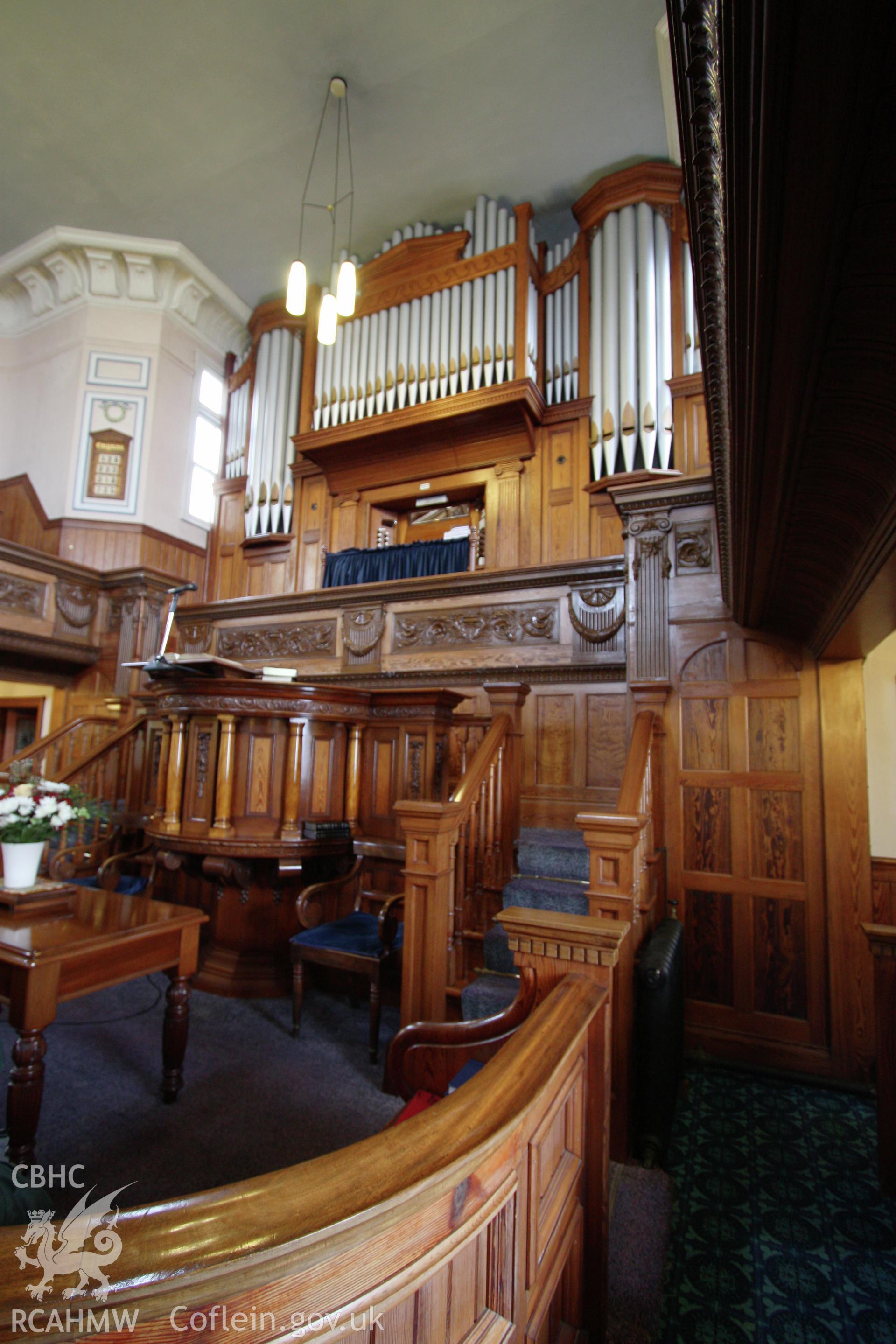 Tabernacle Independent Chapel interior- south end pulpit and organ arrangement.