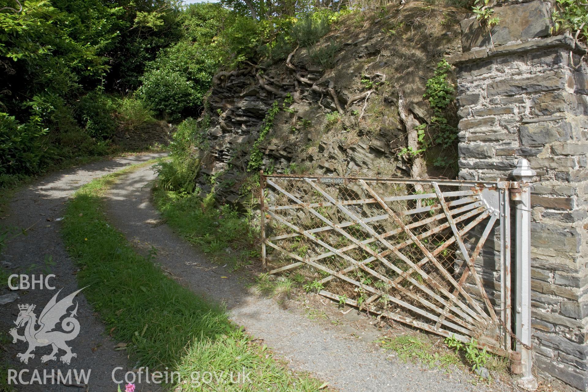 Rock strata by entrance.