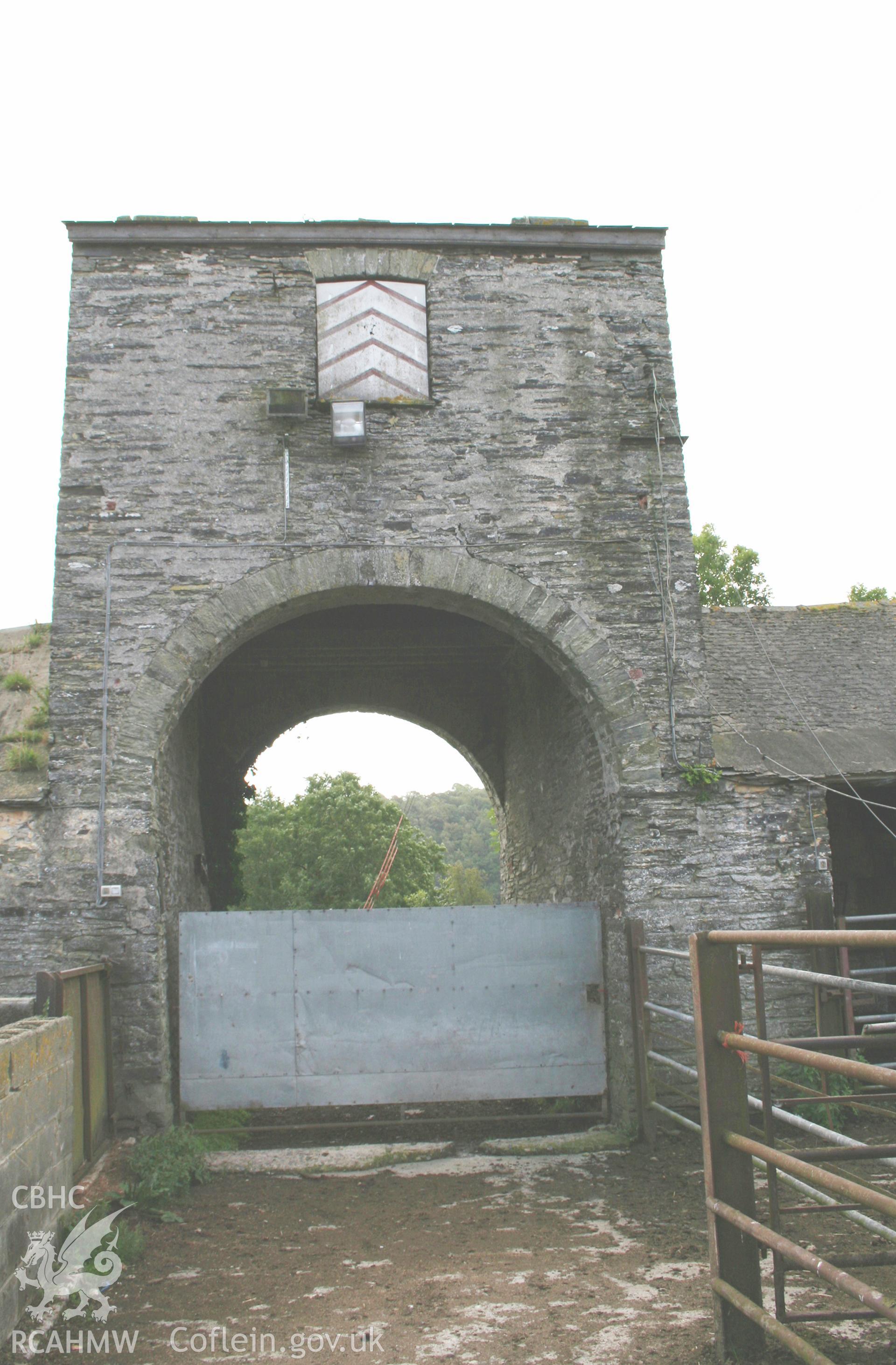 South arched gateway, detail of north elevation.