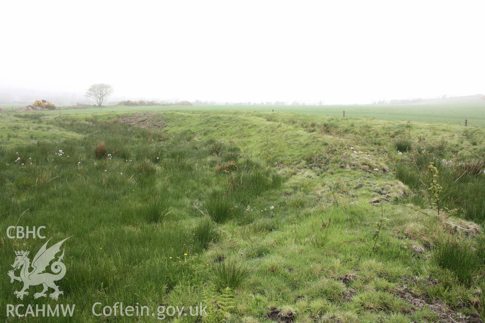 Castell Cwm-wyntell.  Looking west along the inner bank of the enclosure.