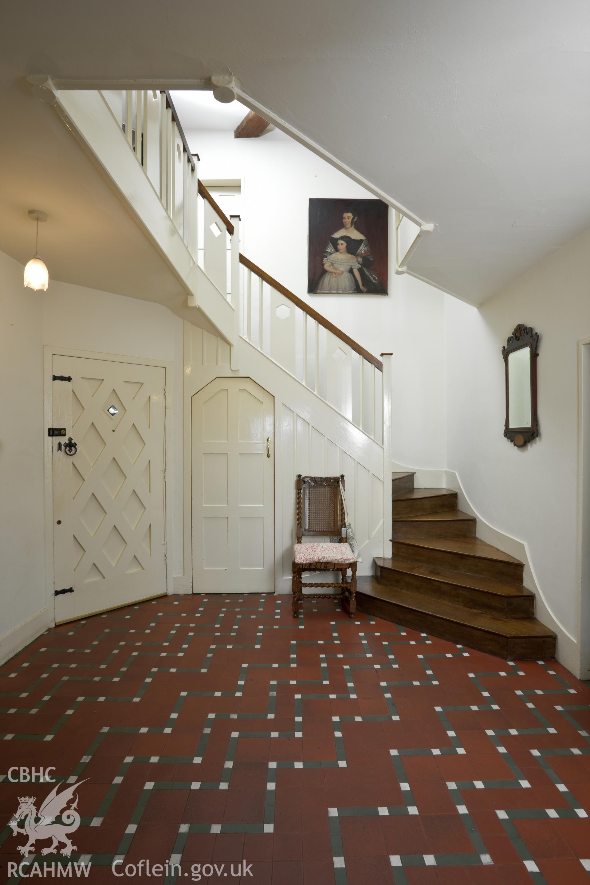 Entrance hall with staircase.
