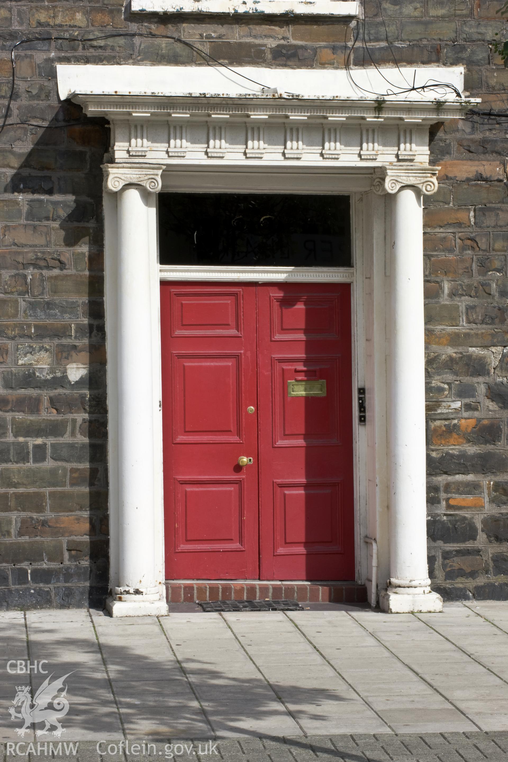 (22) Detail of doorcase.