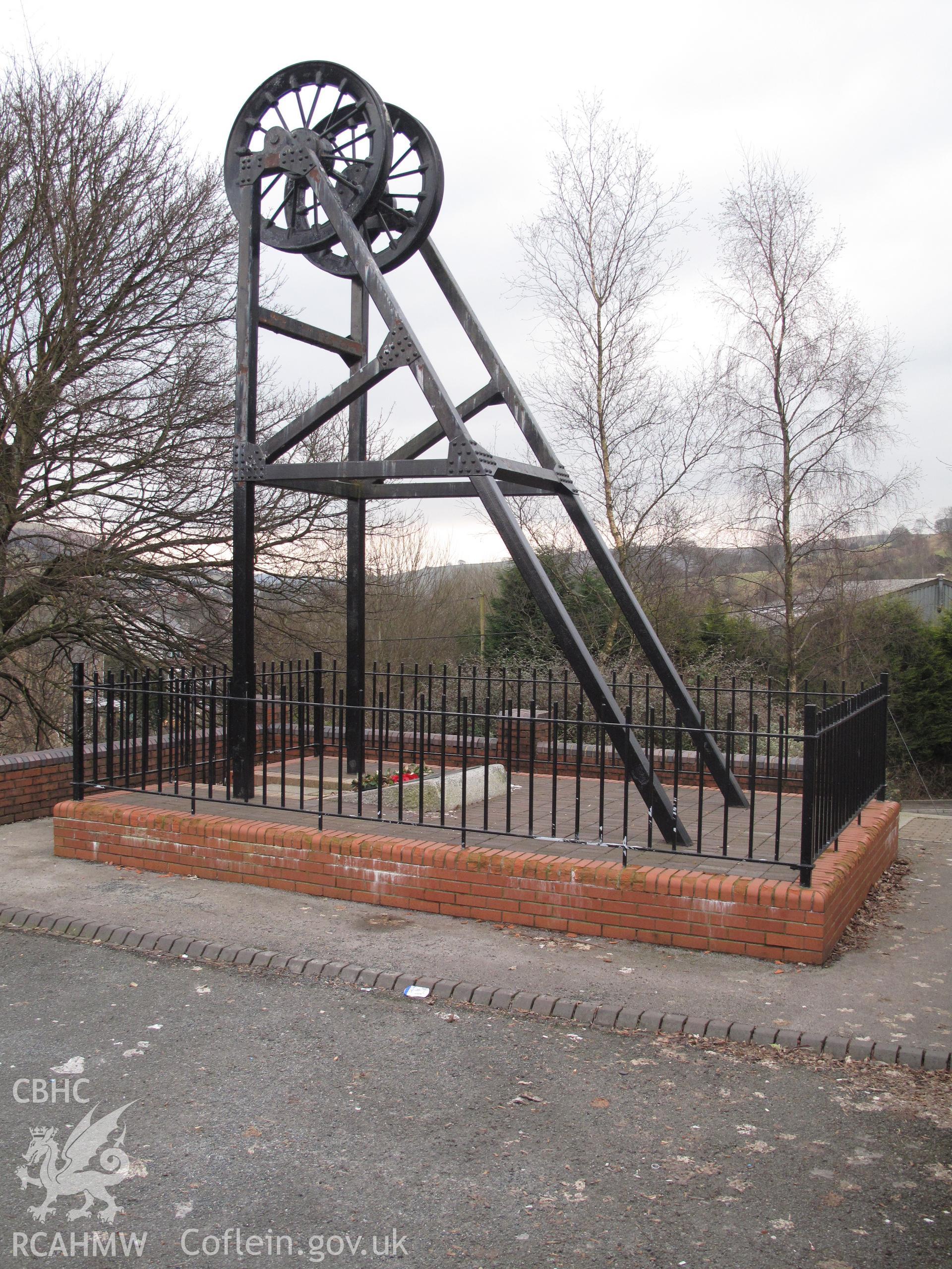 Universal Colliery Memorial, Senghenydd, from the northwest, taken by Brian Malaws on 12 February 2010.