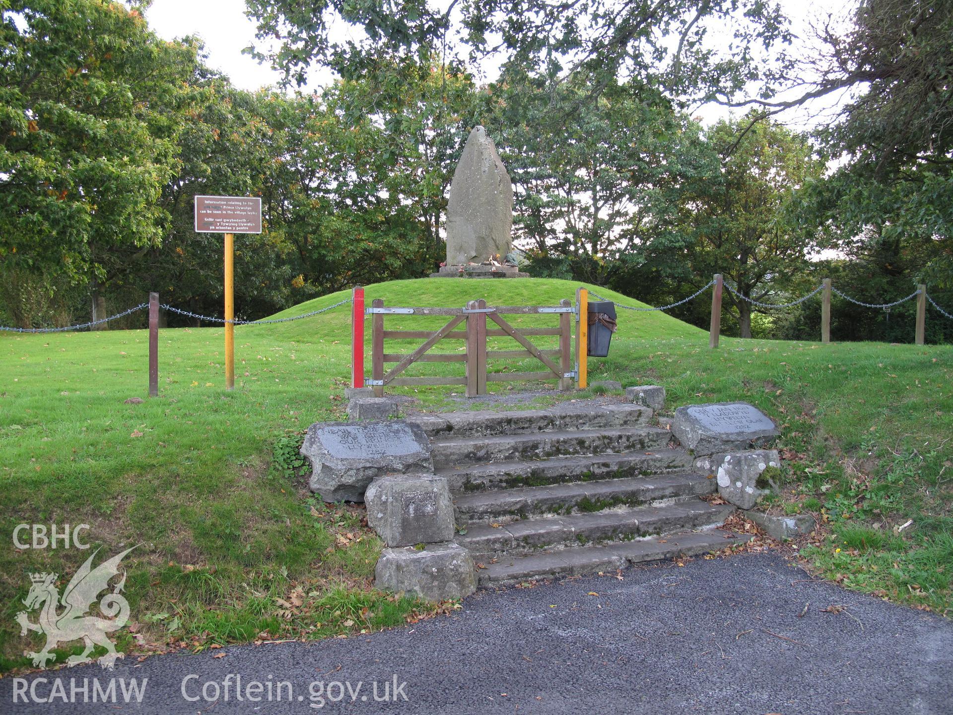 General view of Llywelyn Monument, Cilmeri, from the north, taken by Brian Malaws on 27 September 2010.