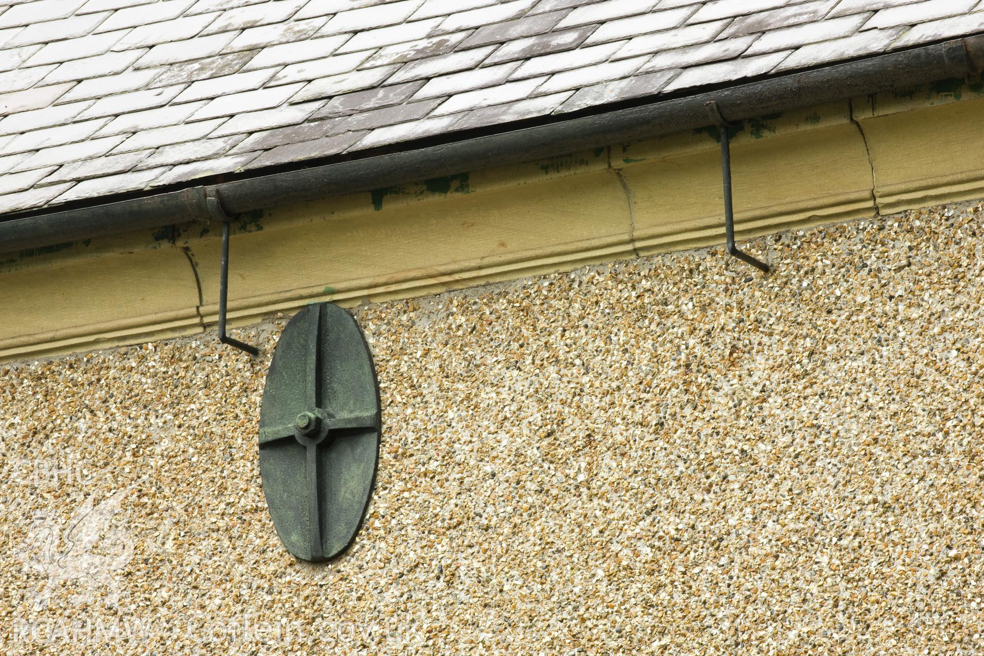 Gutter, brackets and wall plate detail.