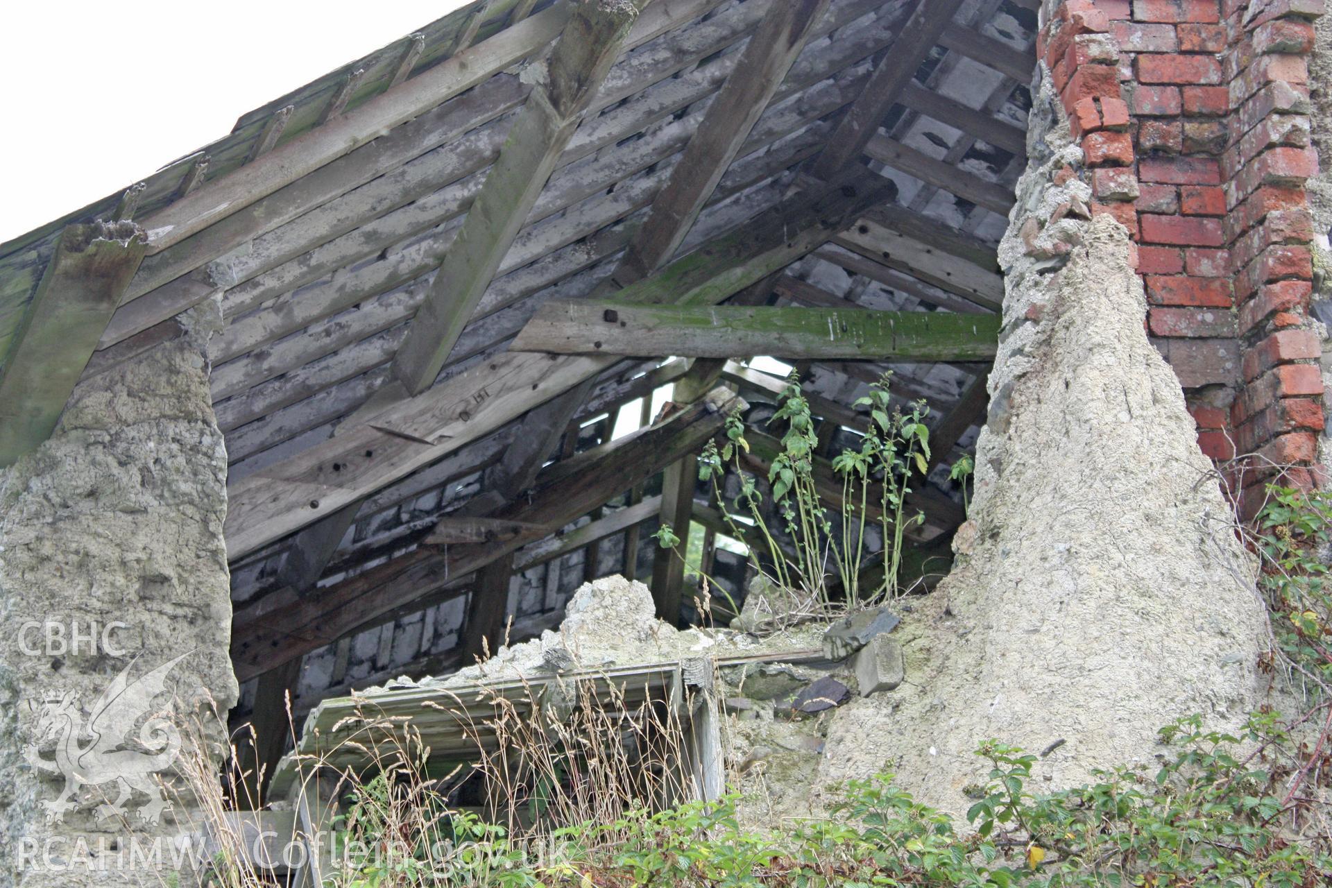 Truss with evidence of raised collar