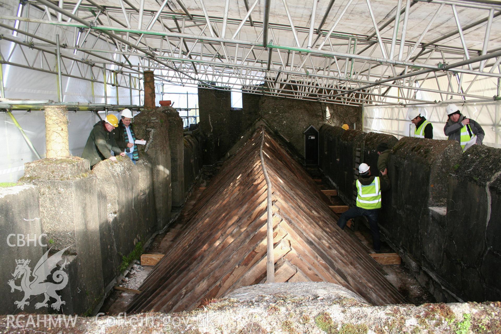 Southern wing; central view along roof
