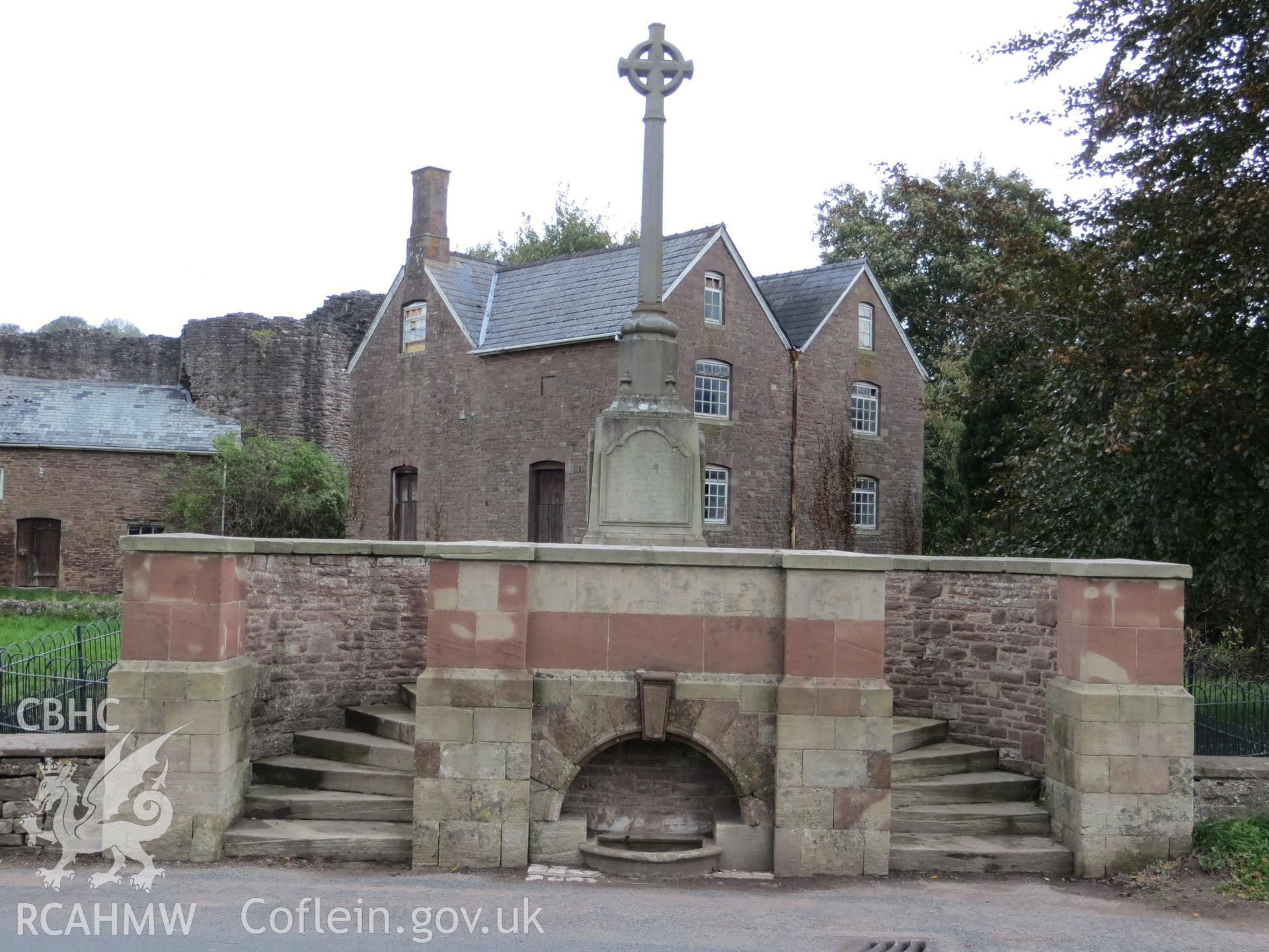 Frontal view of monument.