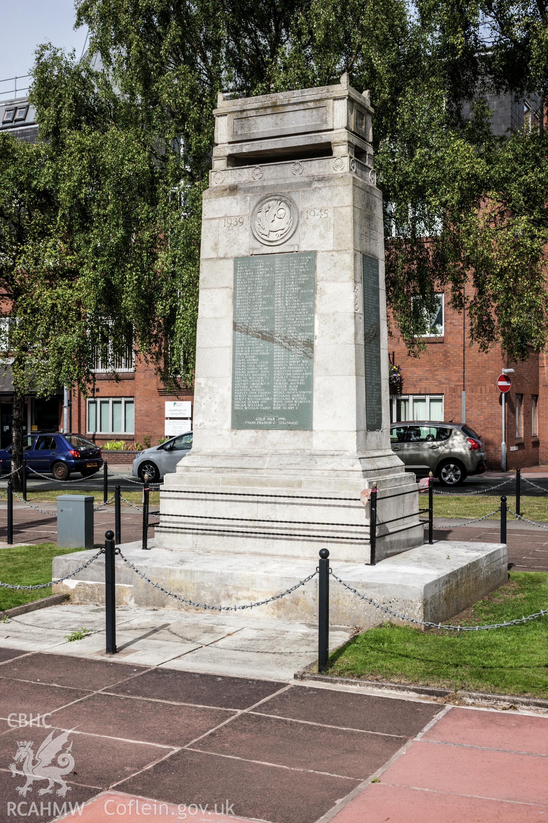 First World War and later wars cenotaph from the south
