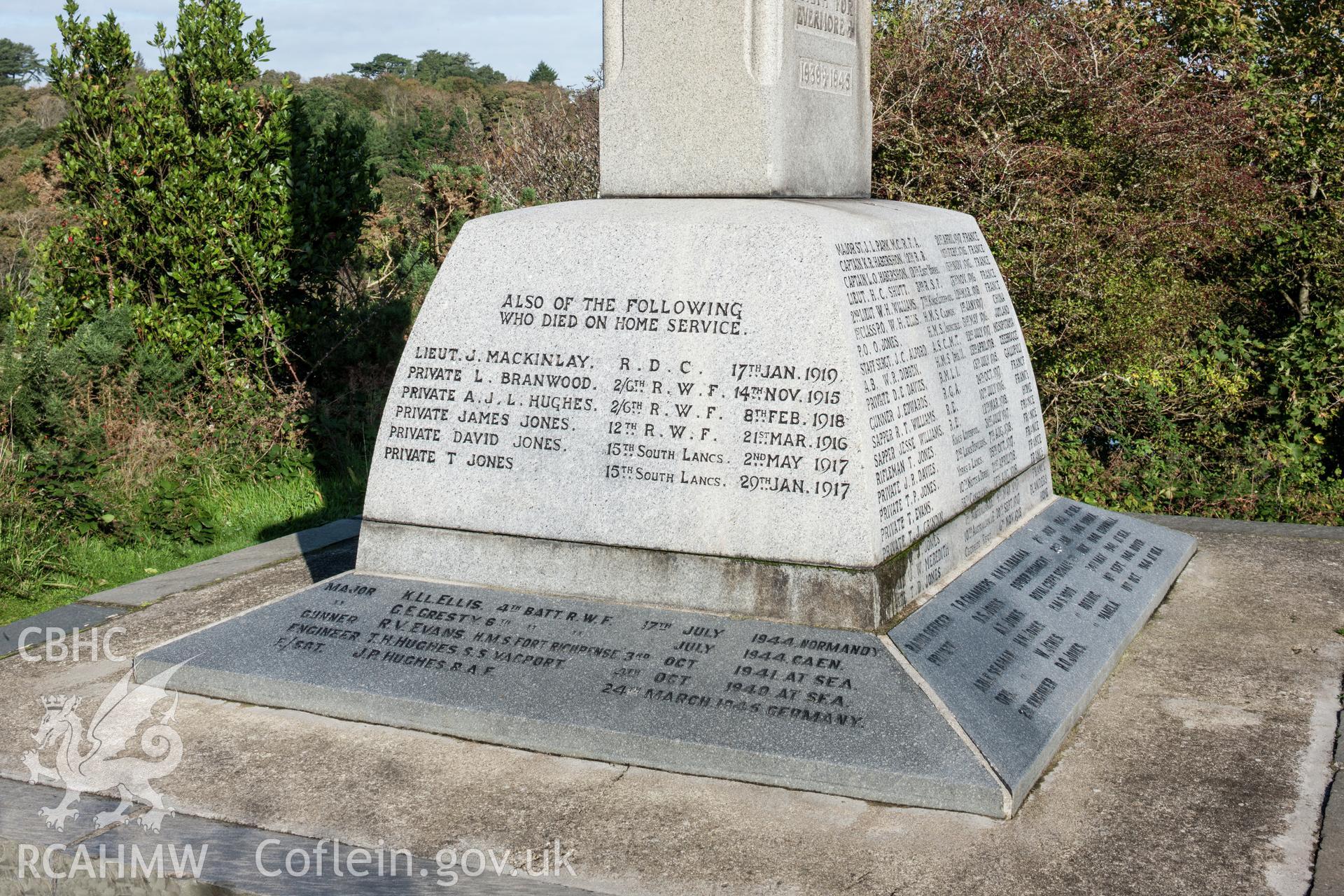 Base of plinth from the southeast, with WW2 skirt inscription