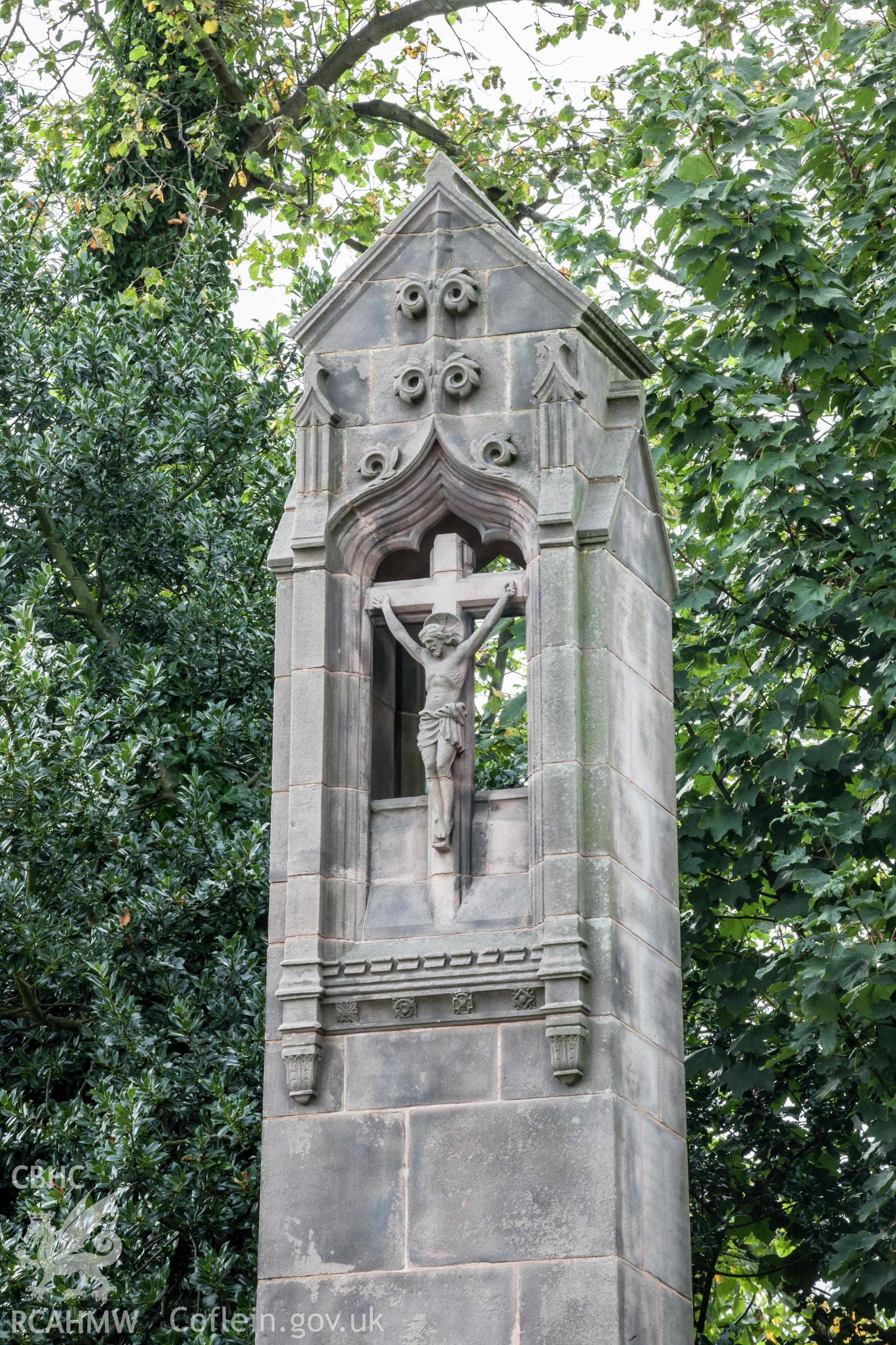 Detail of top of memorial