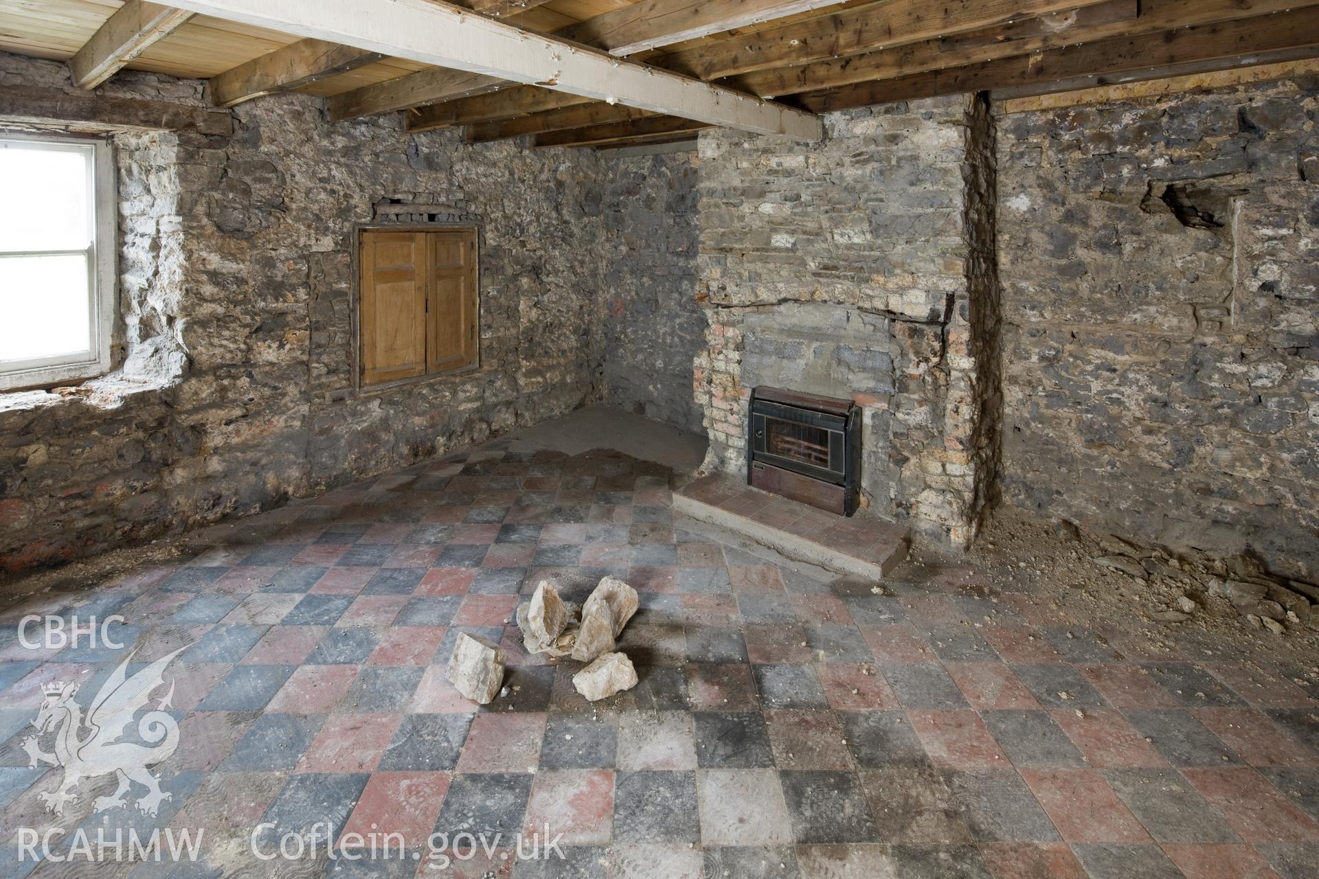 Ground floor, east (S), fireplace