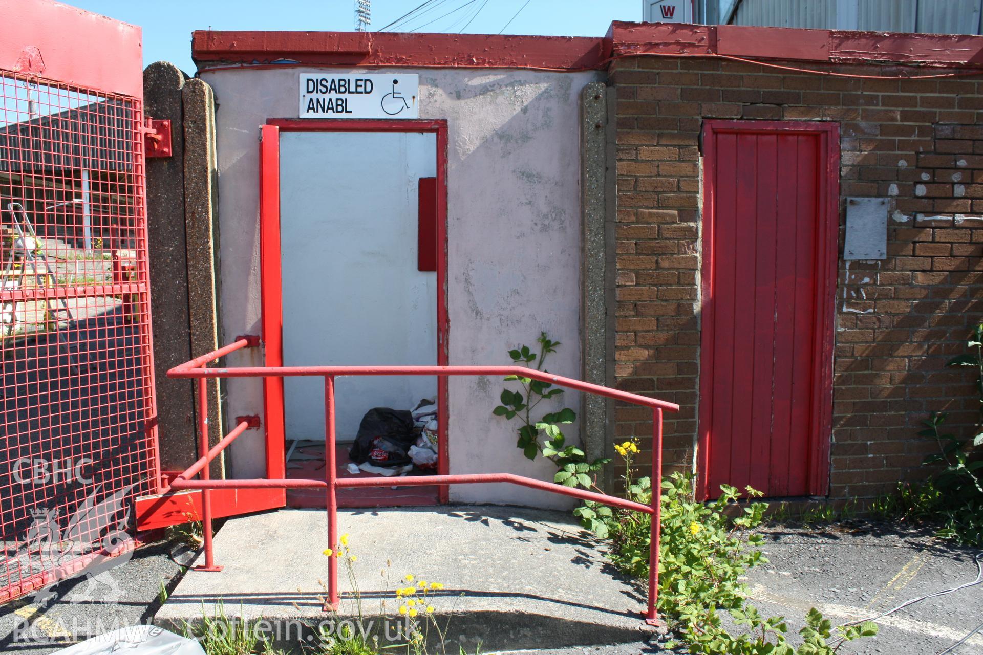 Disabled entrance in south-west corner