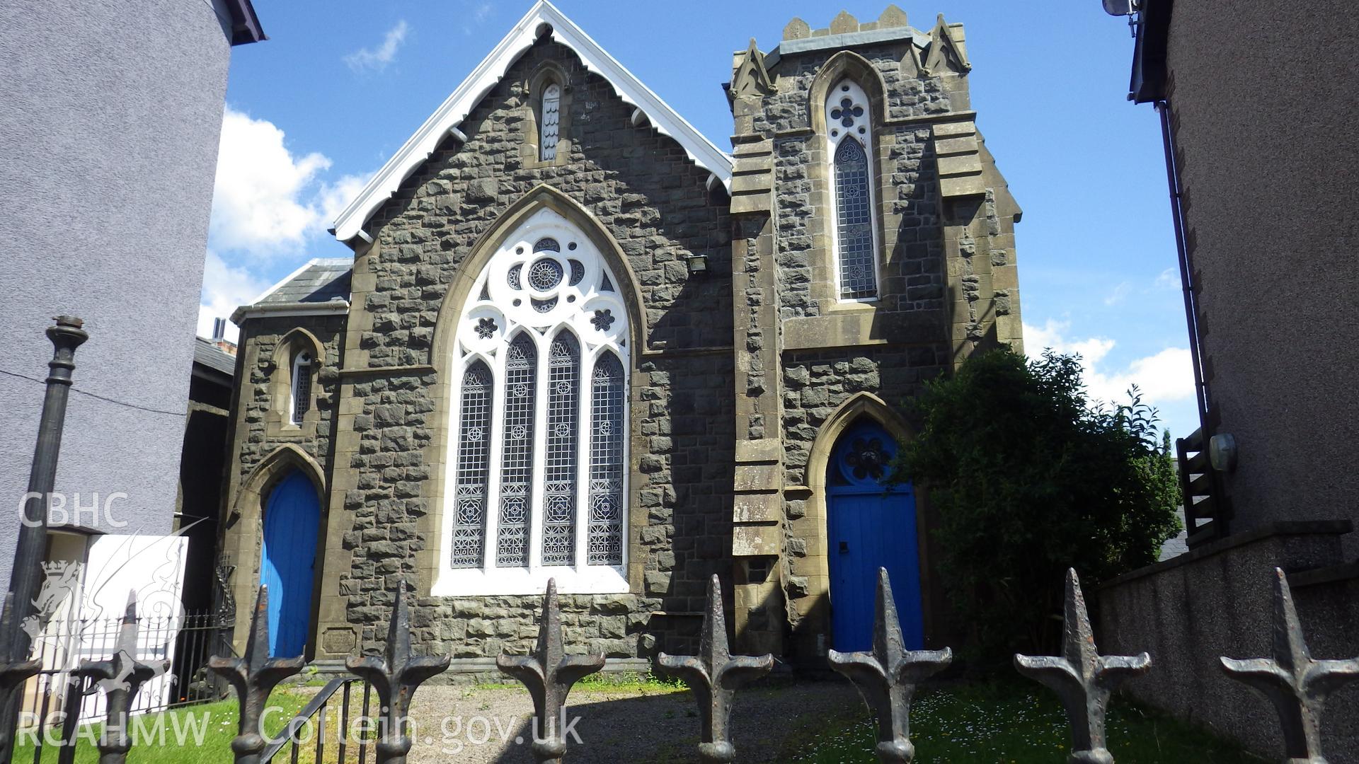 Front elevation and railing (landscape view)