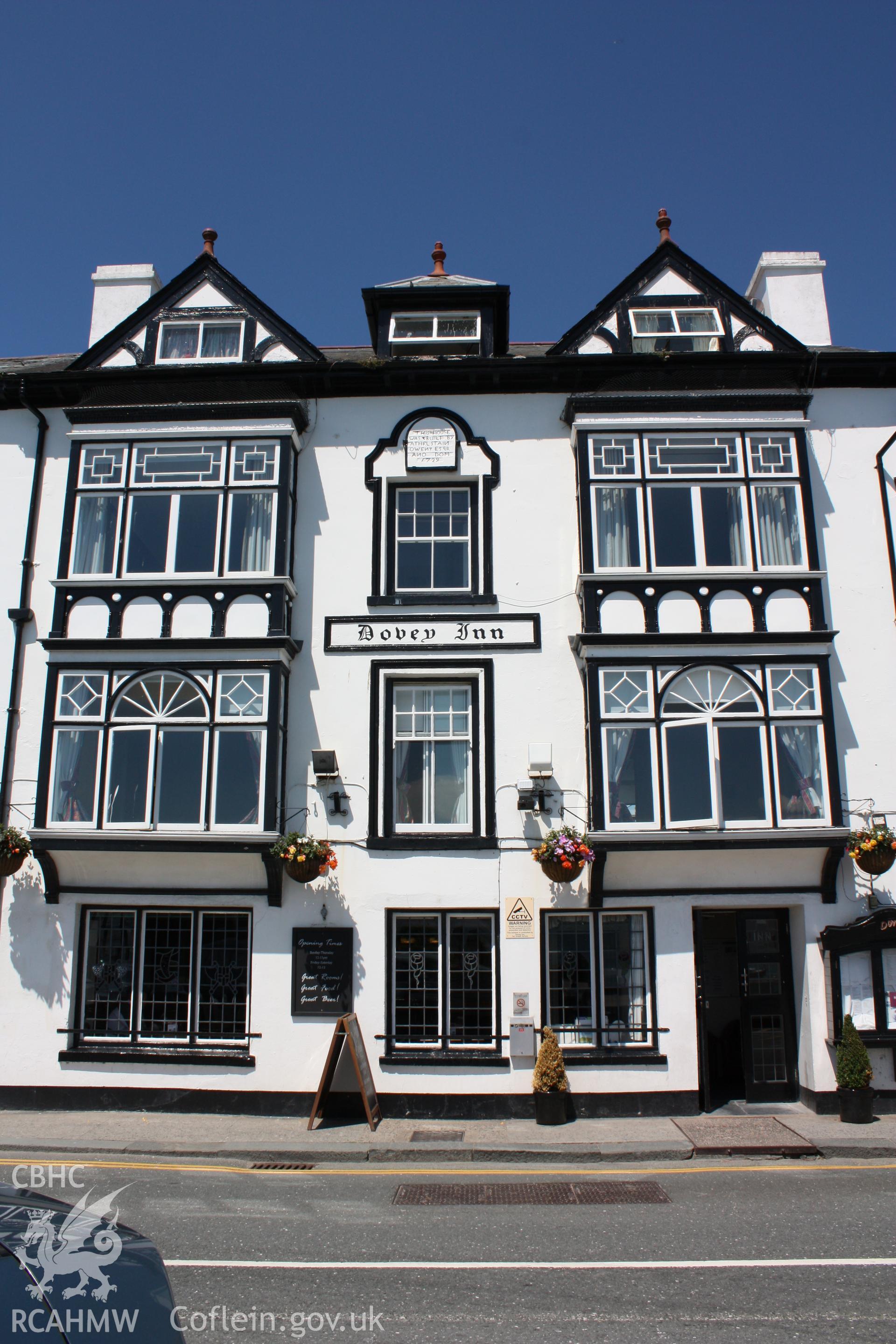 Central exterior view showing first floor bays windows