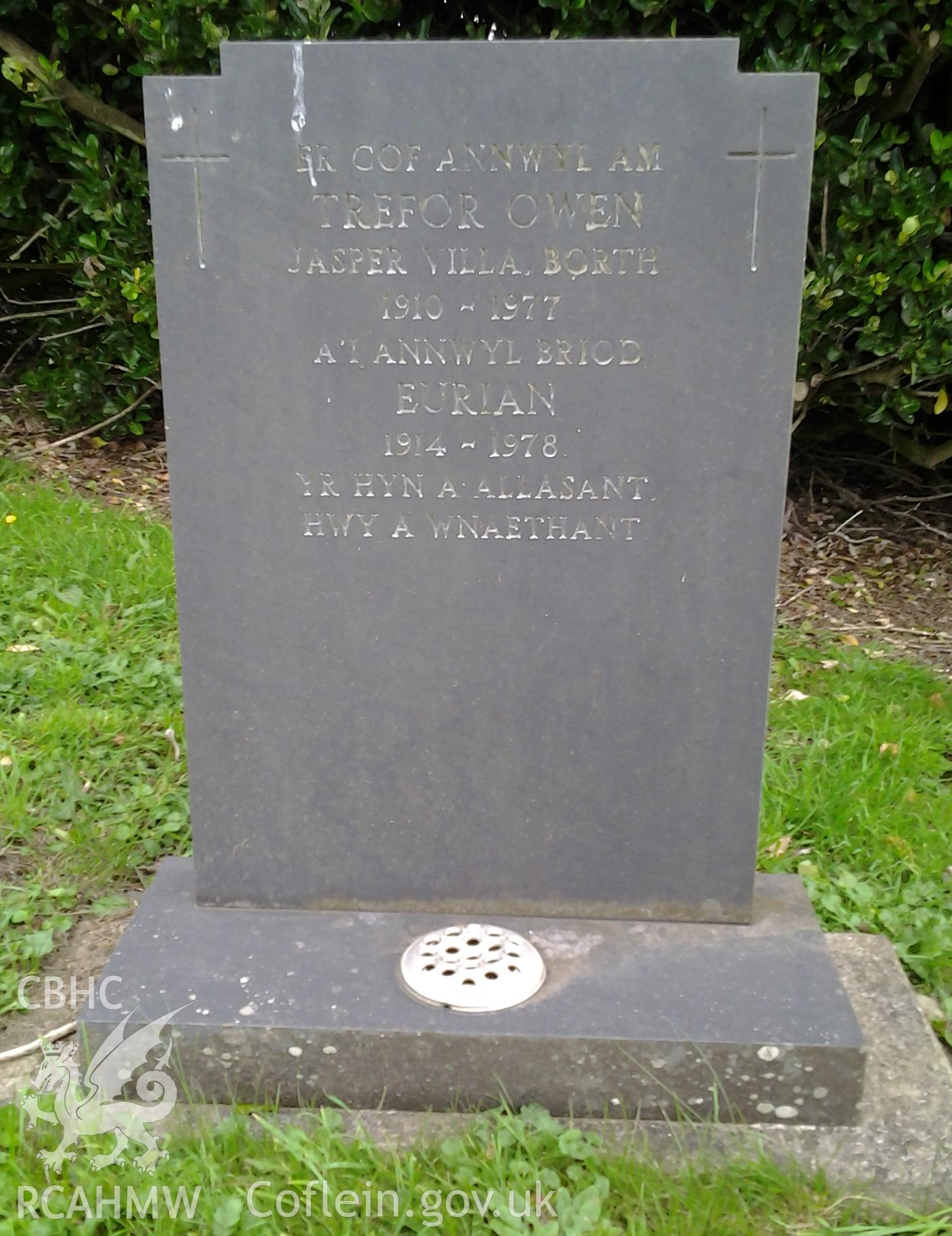 Memorial to Trefor Owen, Jasper Villa, Borth, died 1977