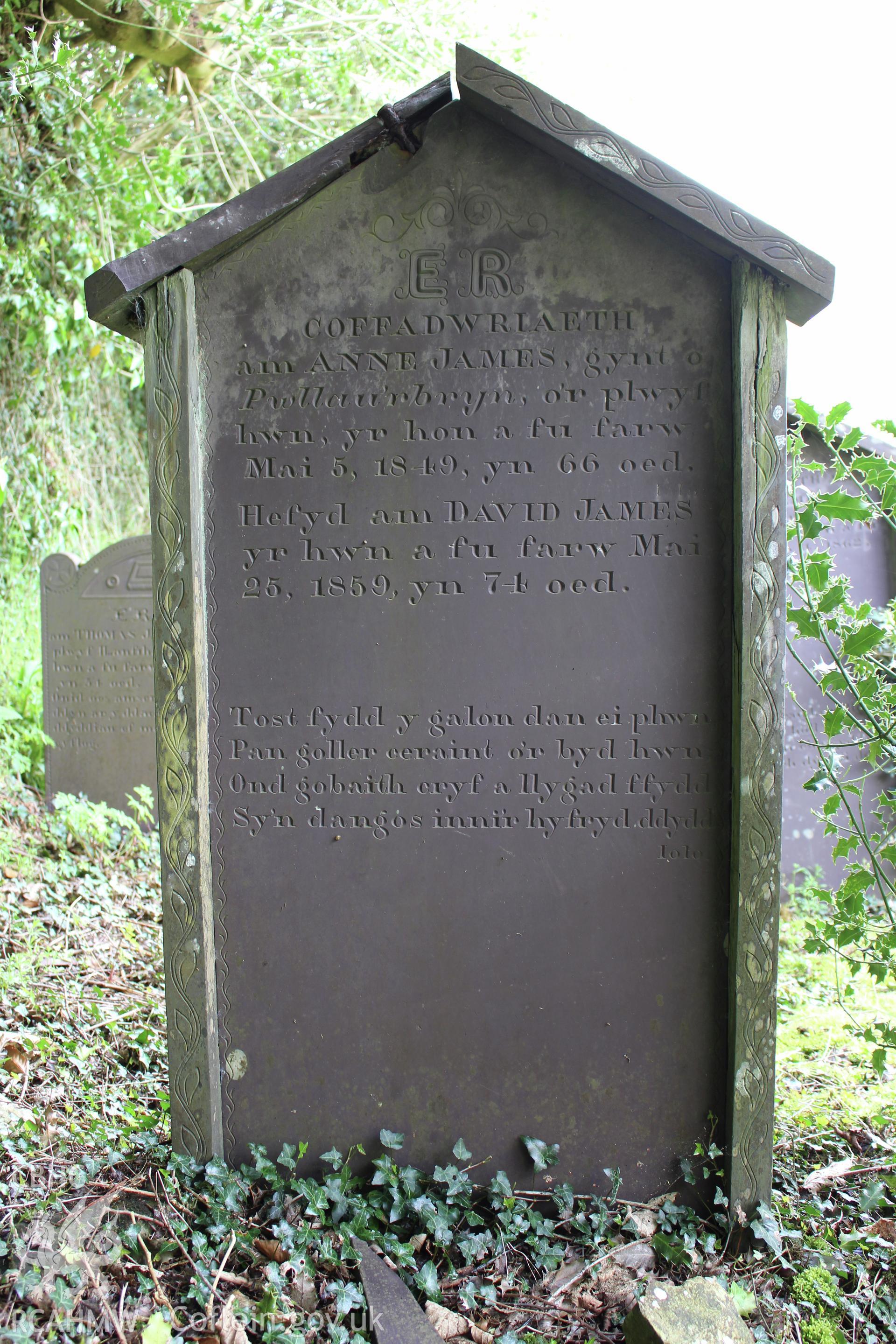Gravestone of Anne & David James