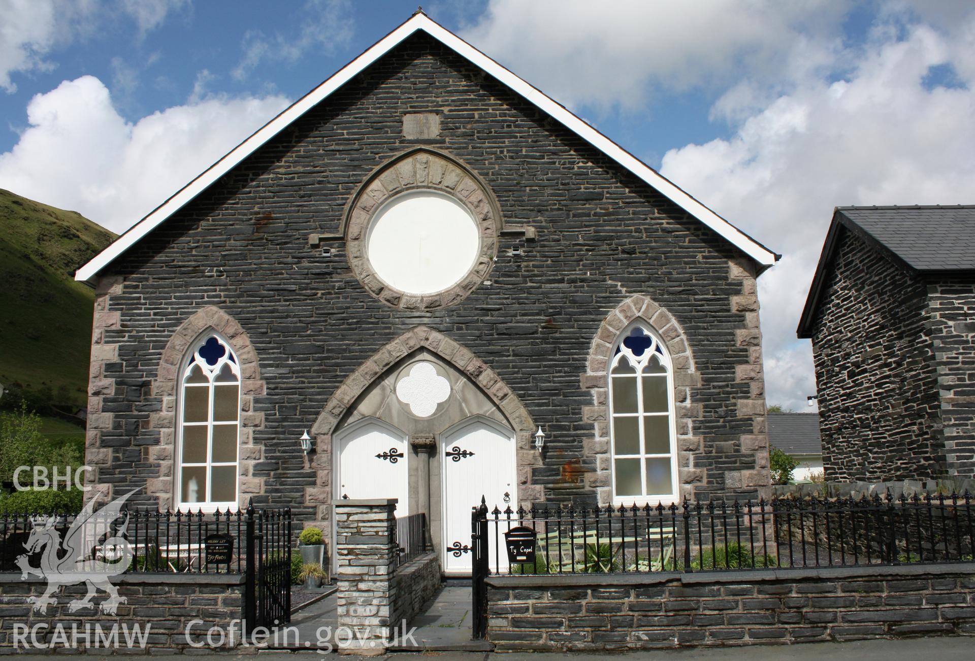 Cwrt Independent chapel viewed from south-west