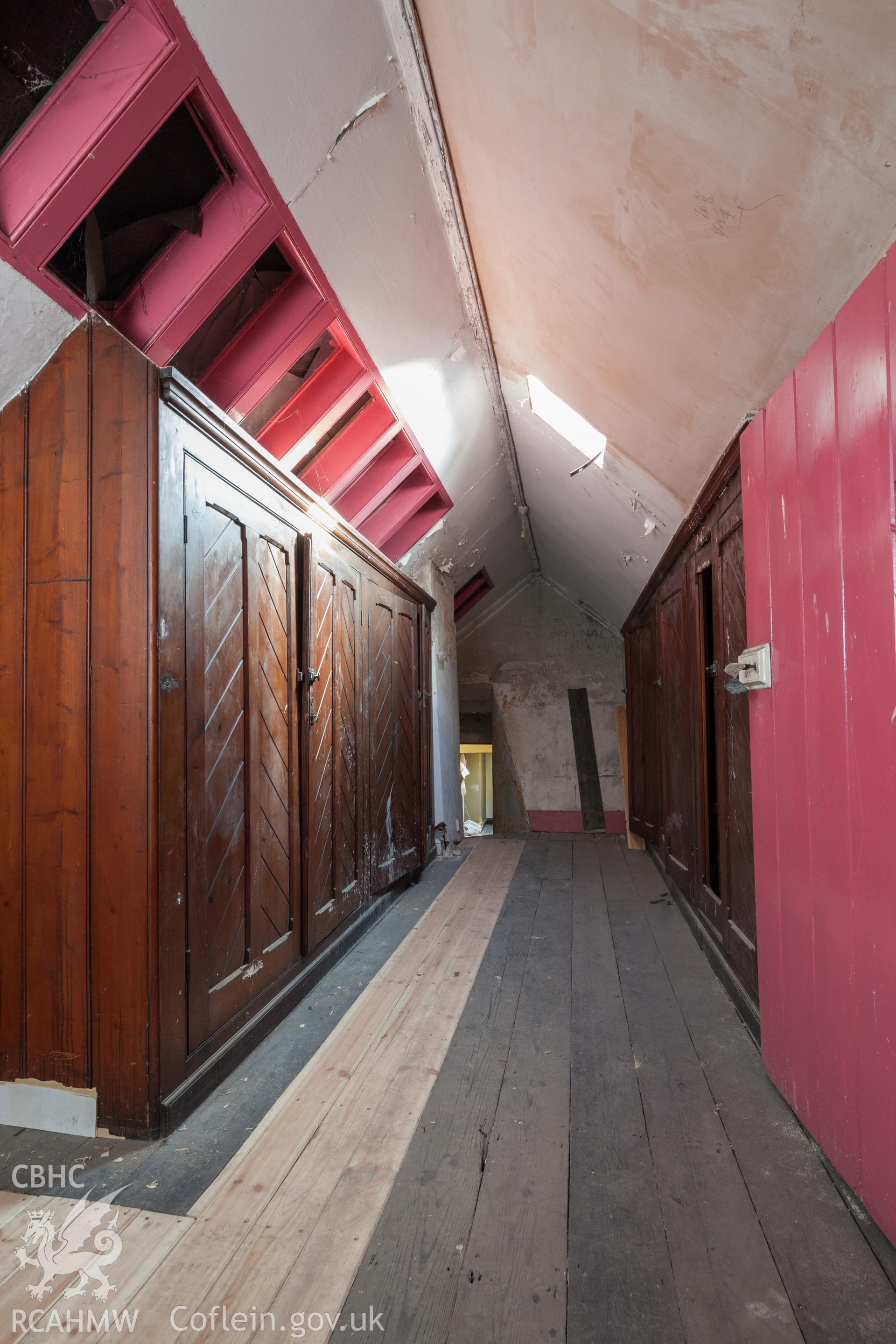 Service area, storage for linen