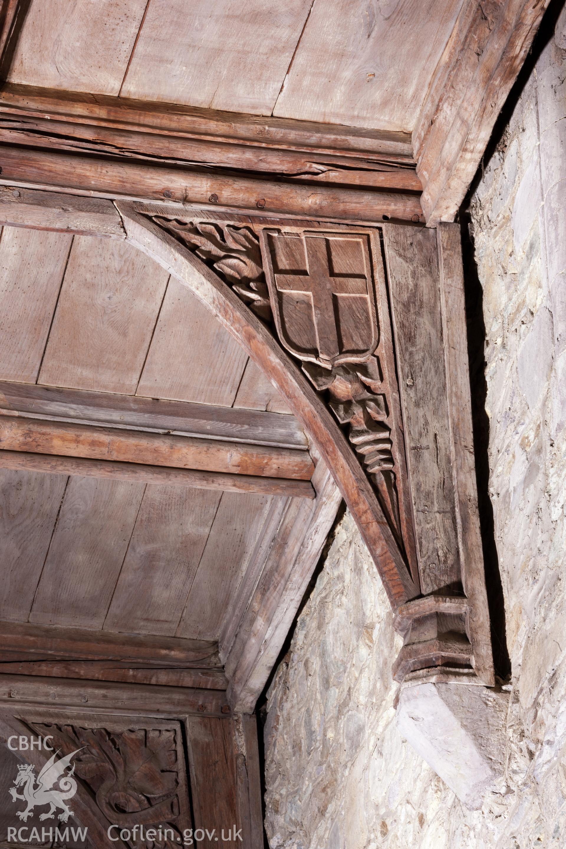 Spandrels in south aisle, north side