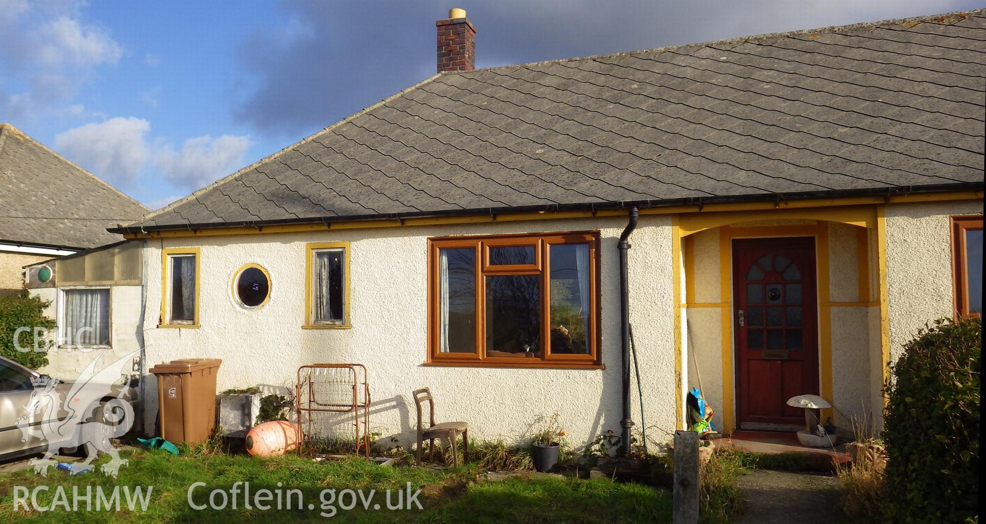 Mix of original and replacment windows