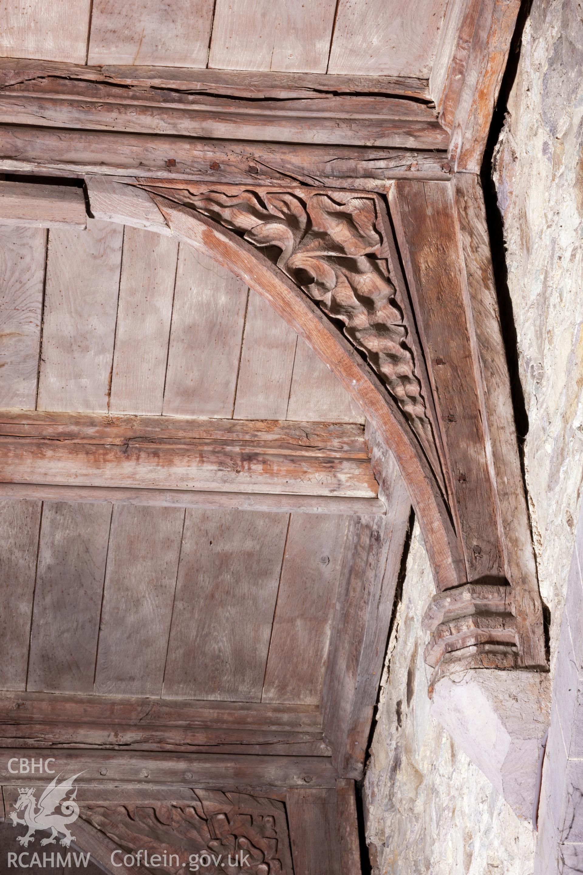 Spandrels in south aisle, north side