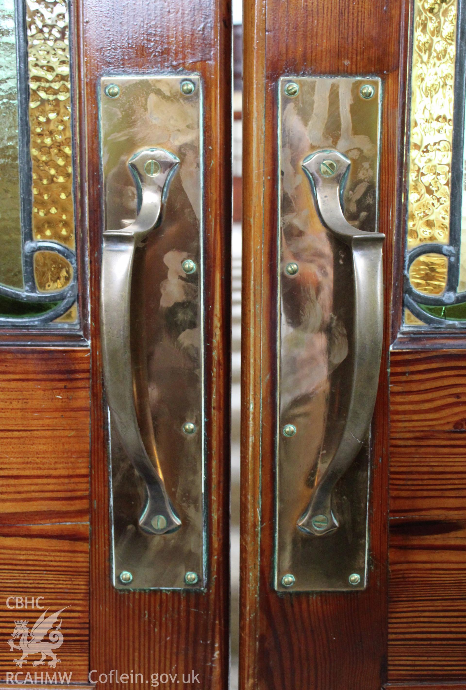 Bethel Independent Chapel, Pen-Clawdd, detail of brass door handles to vestibule door