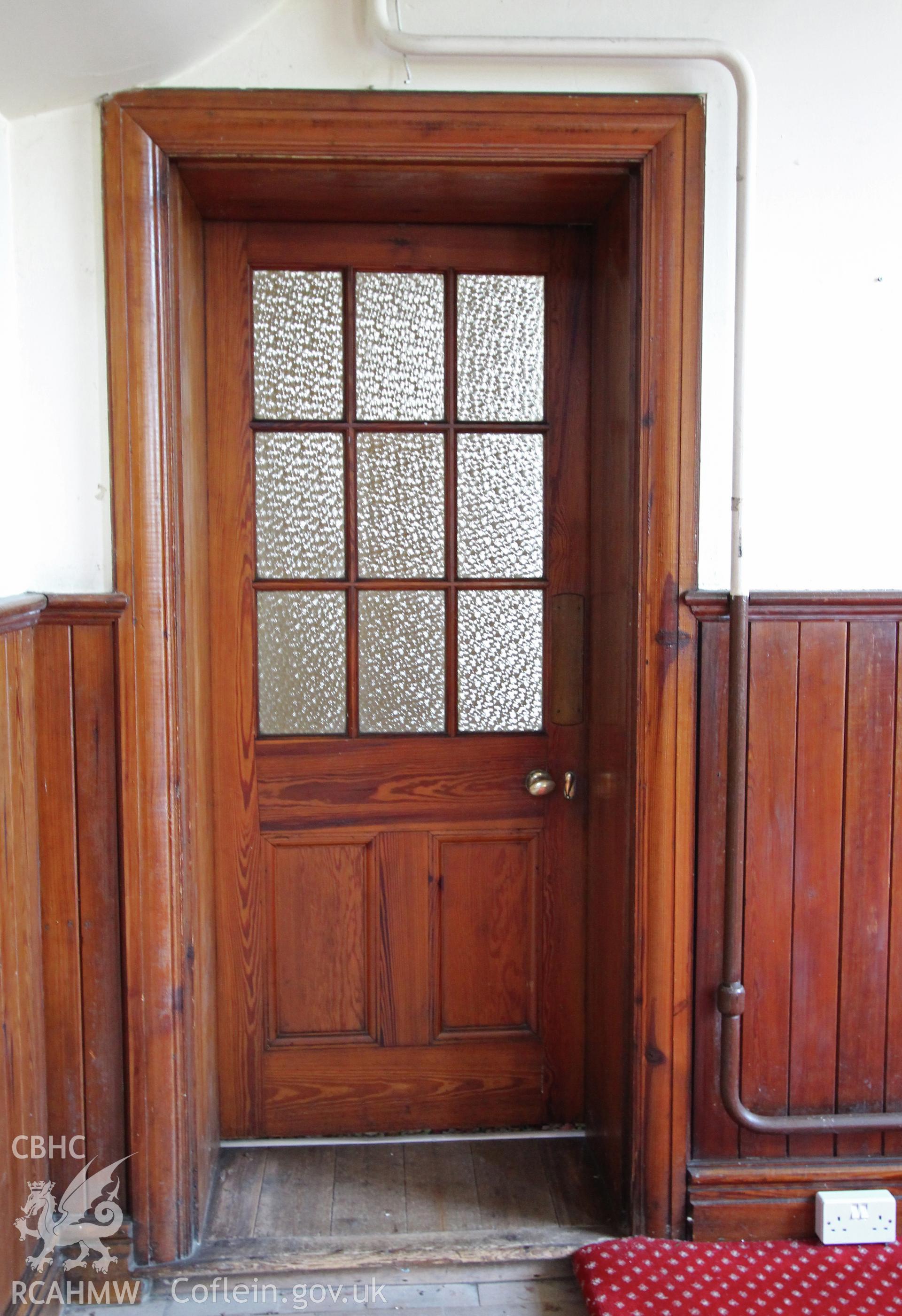 Bethel Independent Chapel, Pen-Clawdd, detail of door to rear rooms