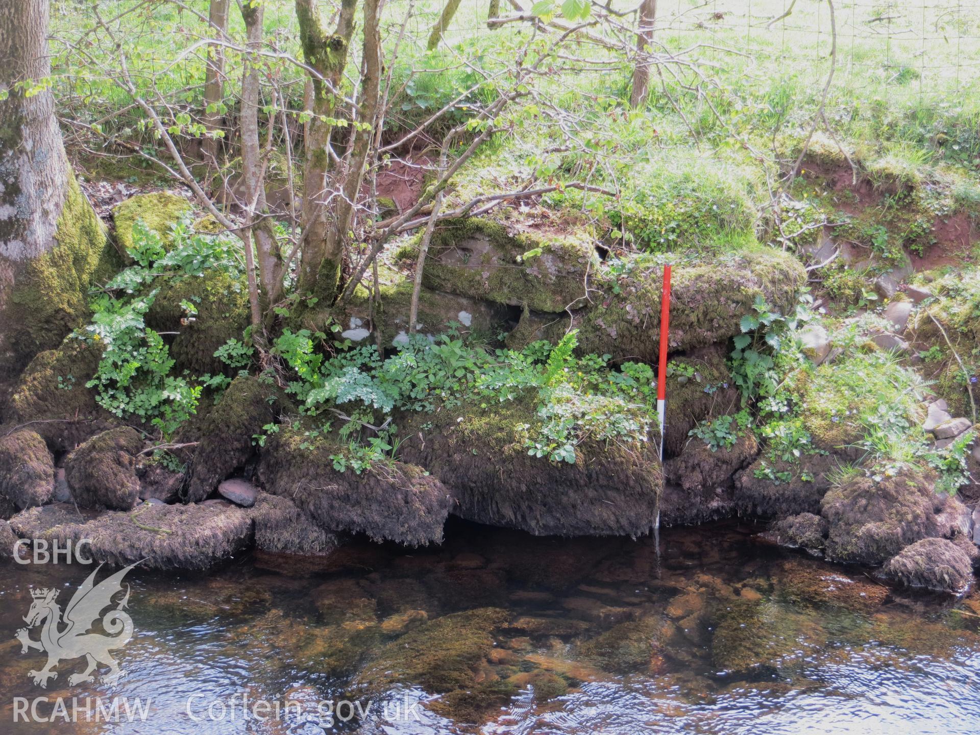 Close up view of abutment, from the south; 1m scale.