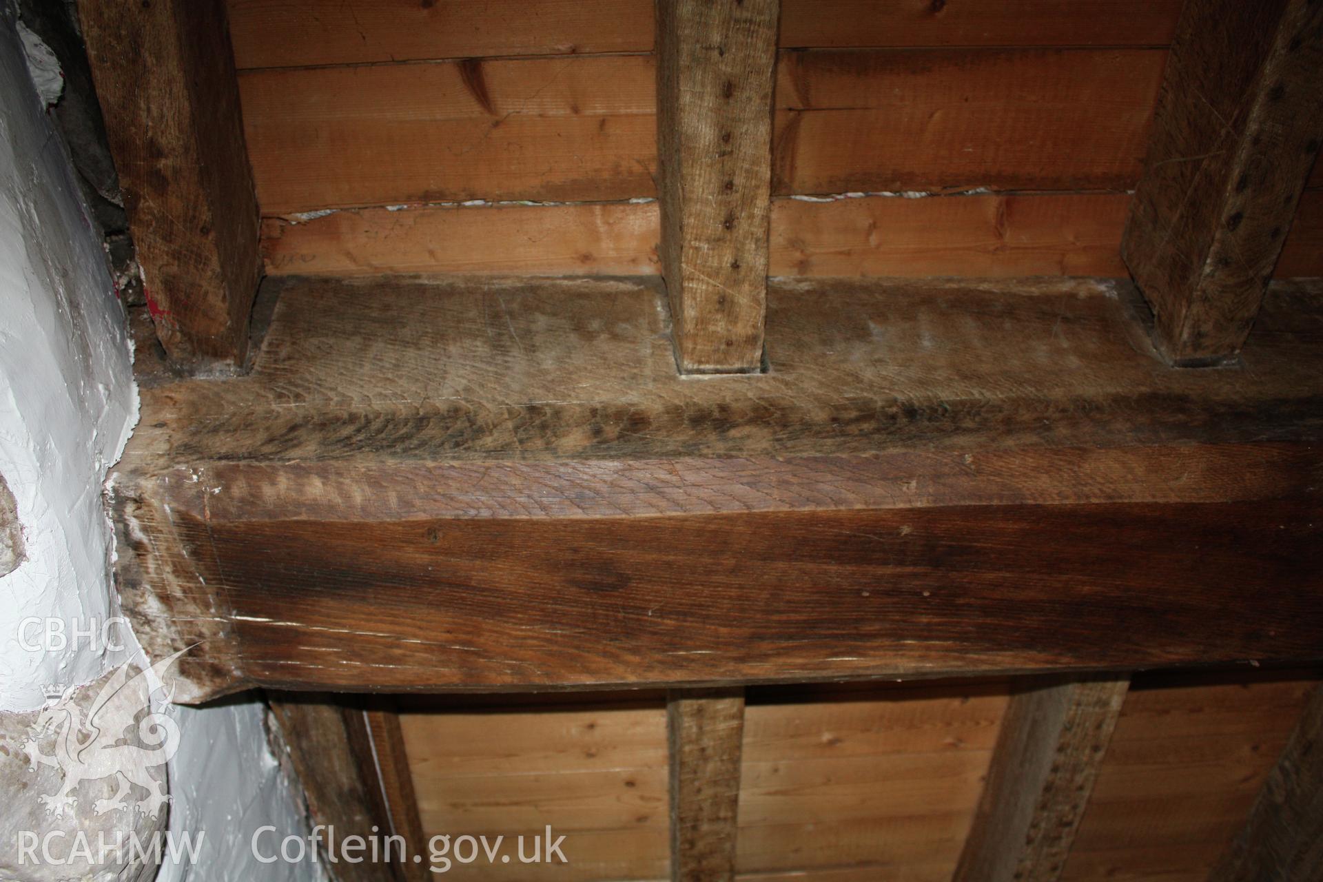 Ceiling-beam & joists