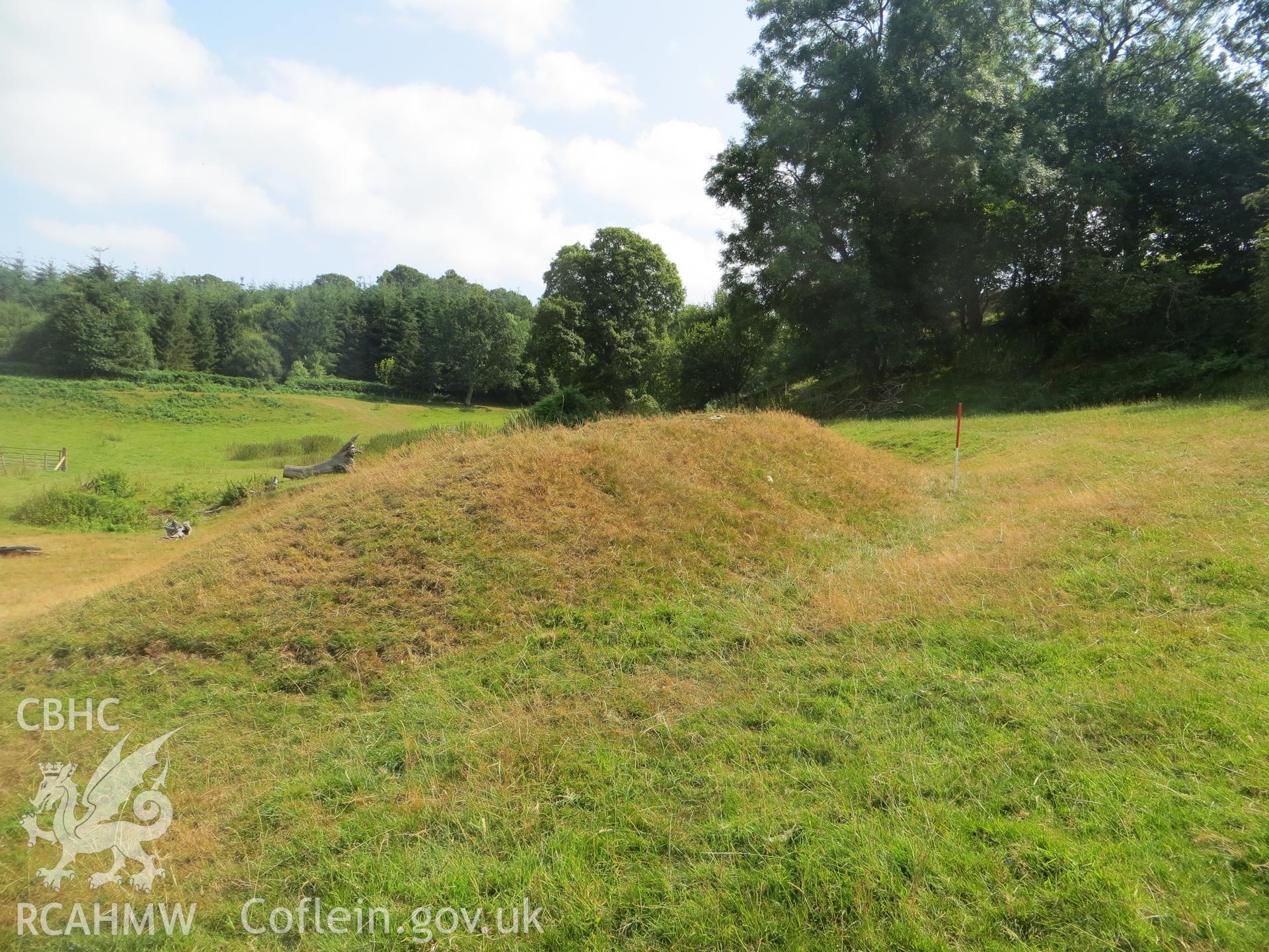 Ditch behind embanked top of stop-butt; 1m scale.