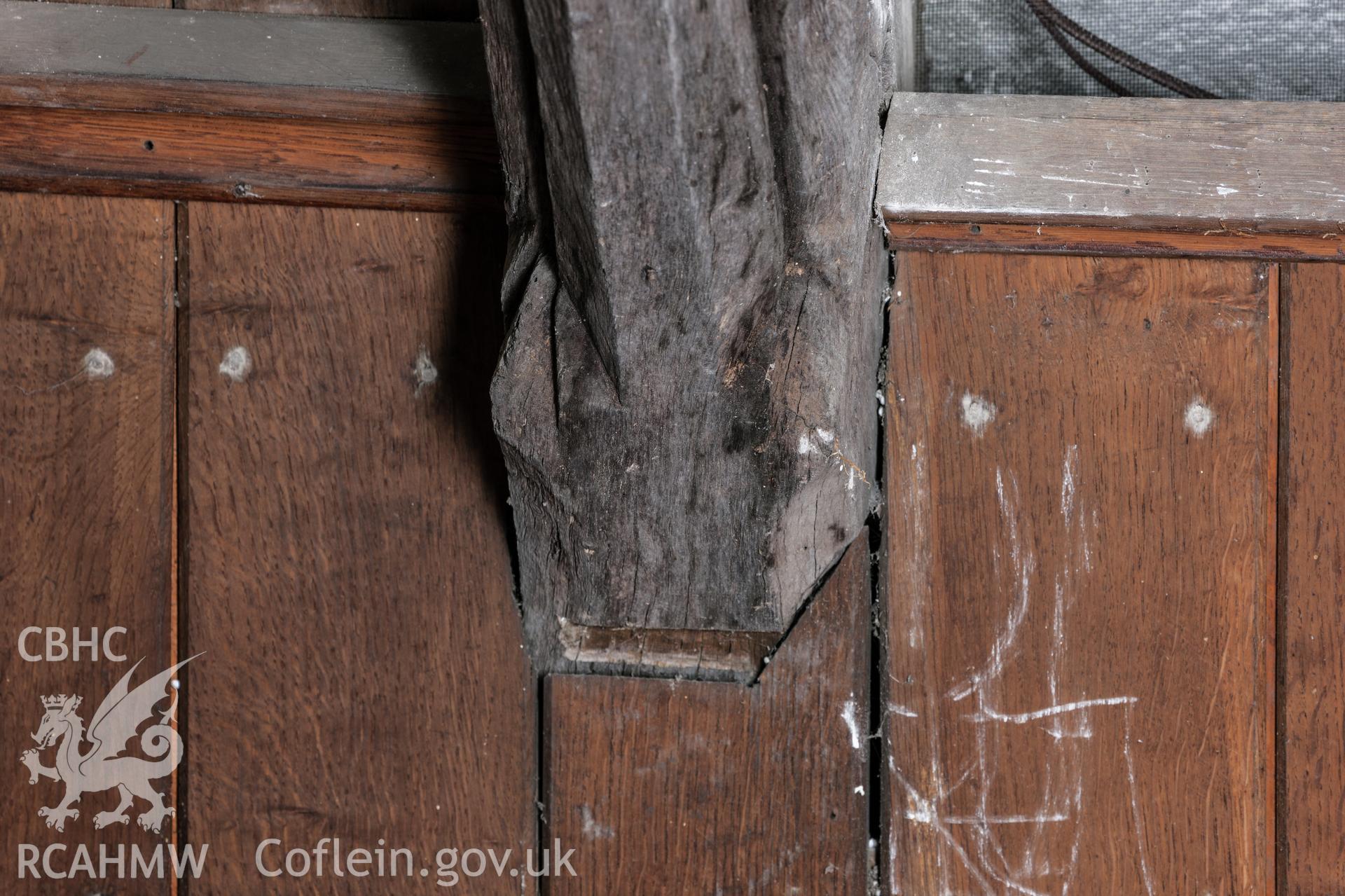 Detail of stop end on roof beam