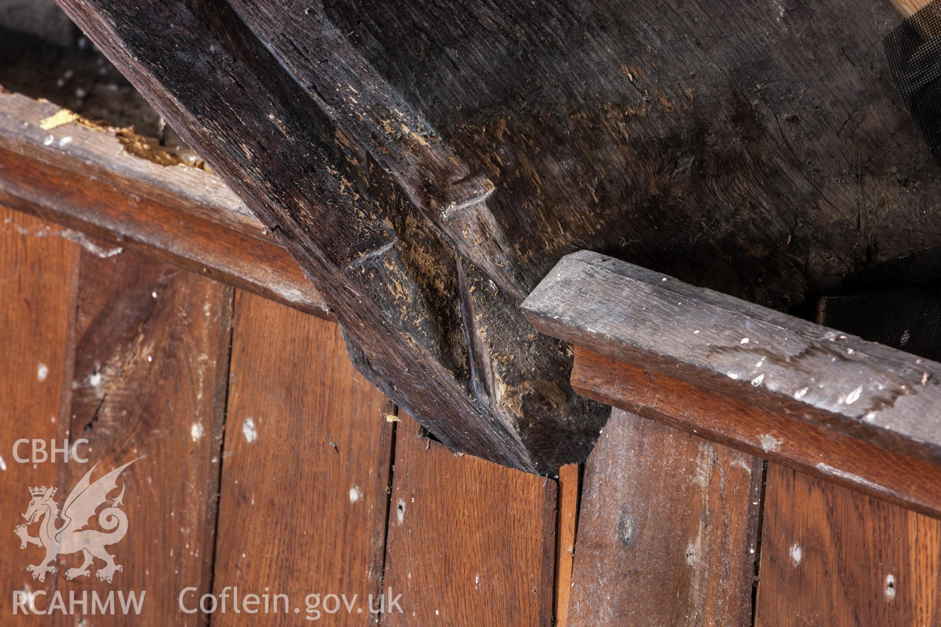 Detail of stop end on roof beam