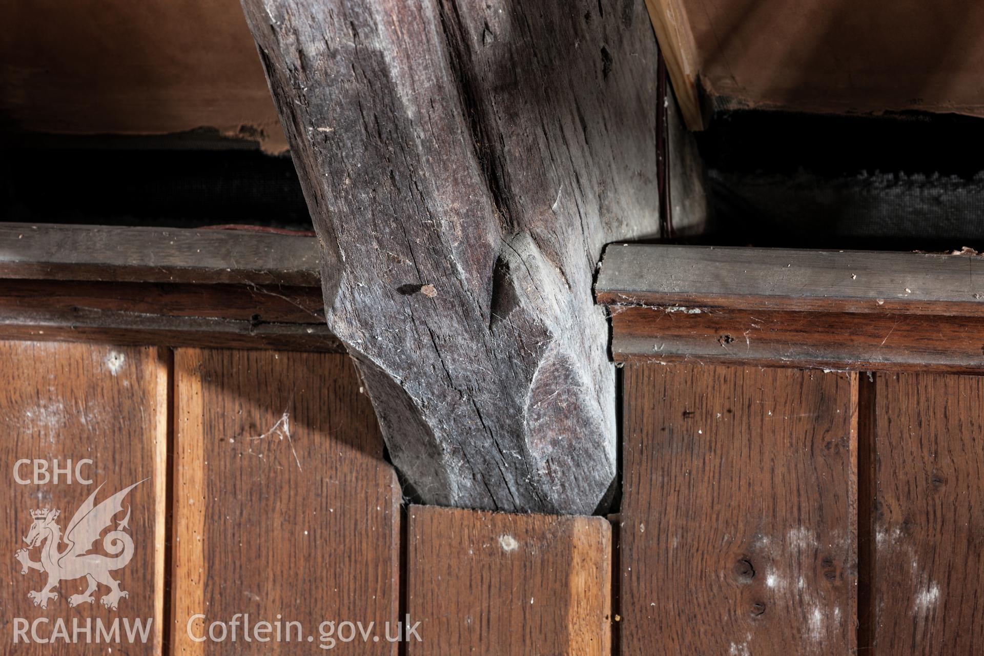 Detail of stop end on roof beam