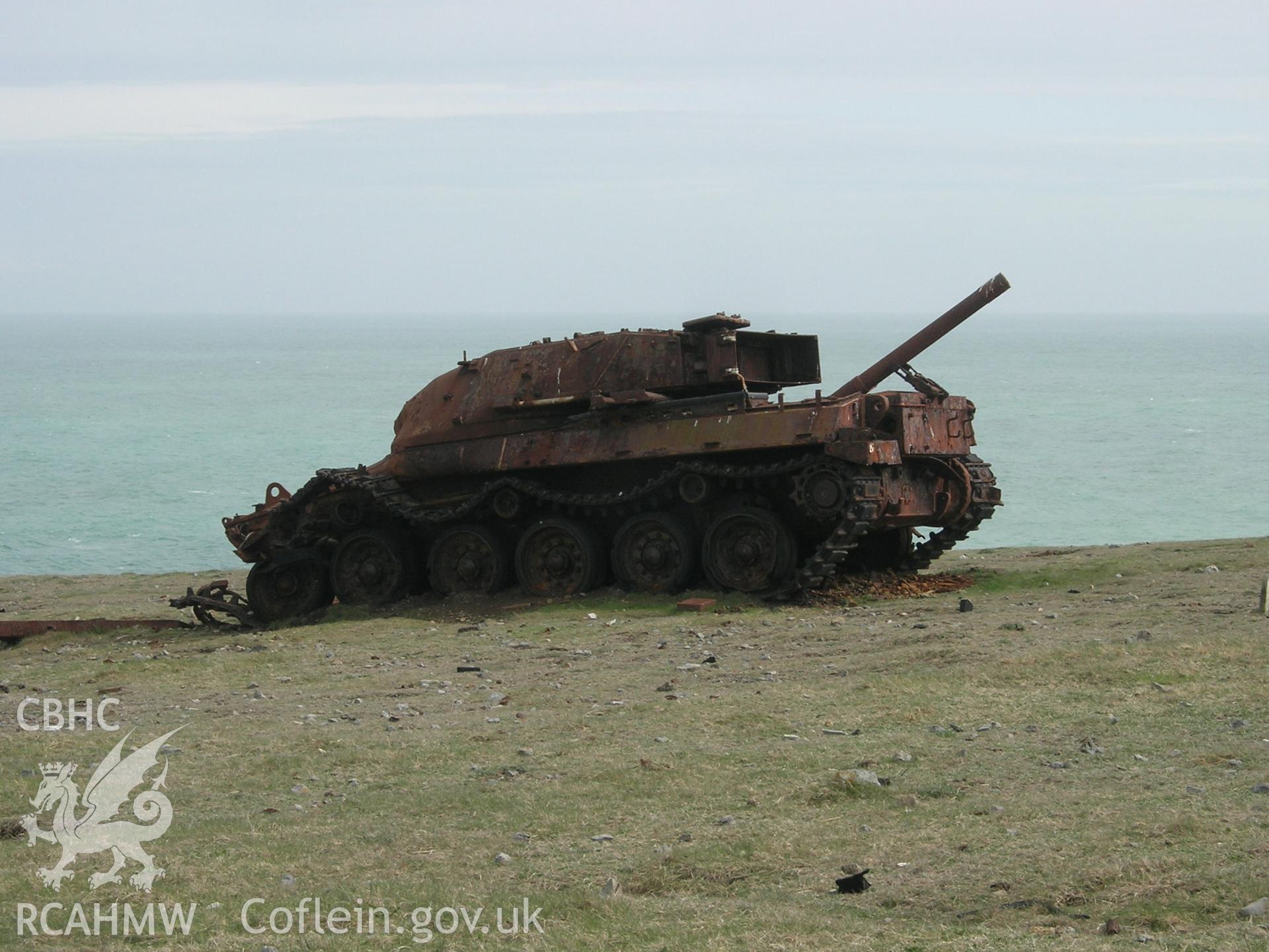 Tank 2 with dismounted gun barrell