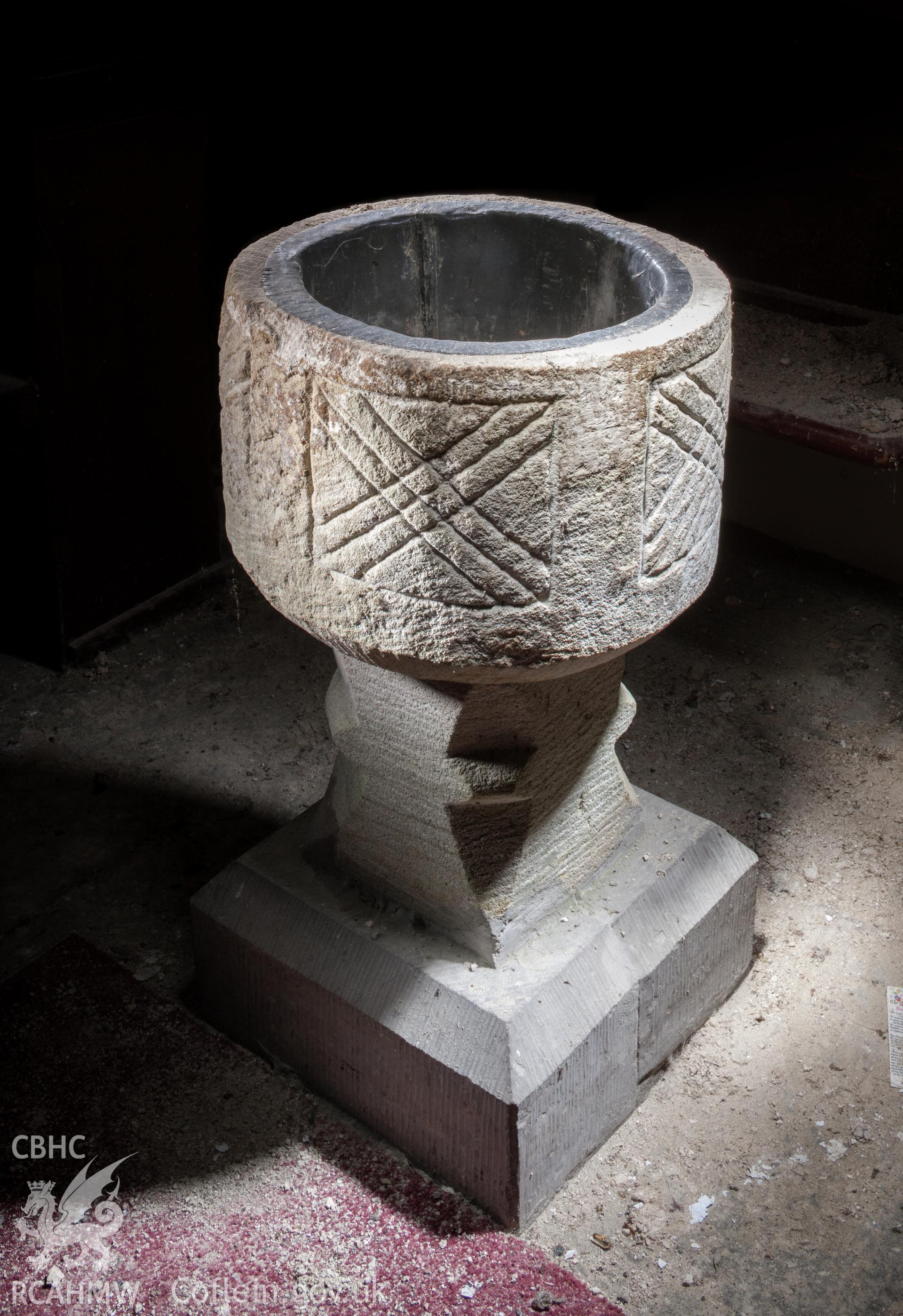 C12 font