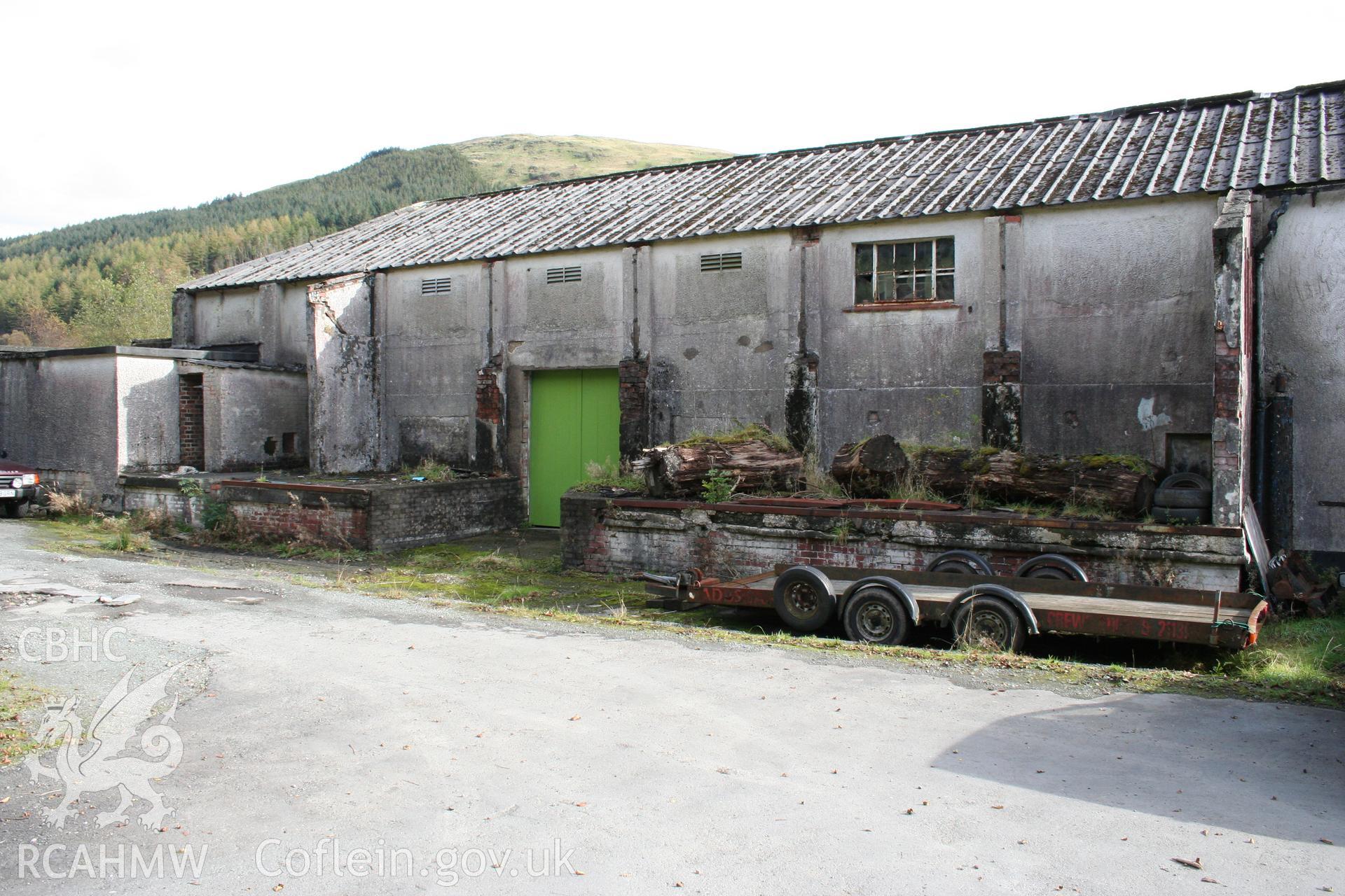 View of the deck from the west, Hufenfa Meirion Milk Depot.