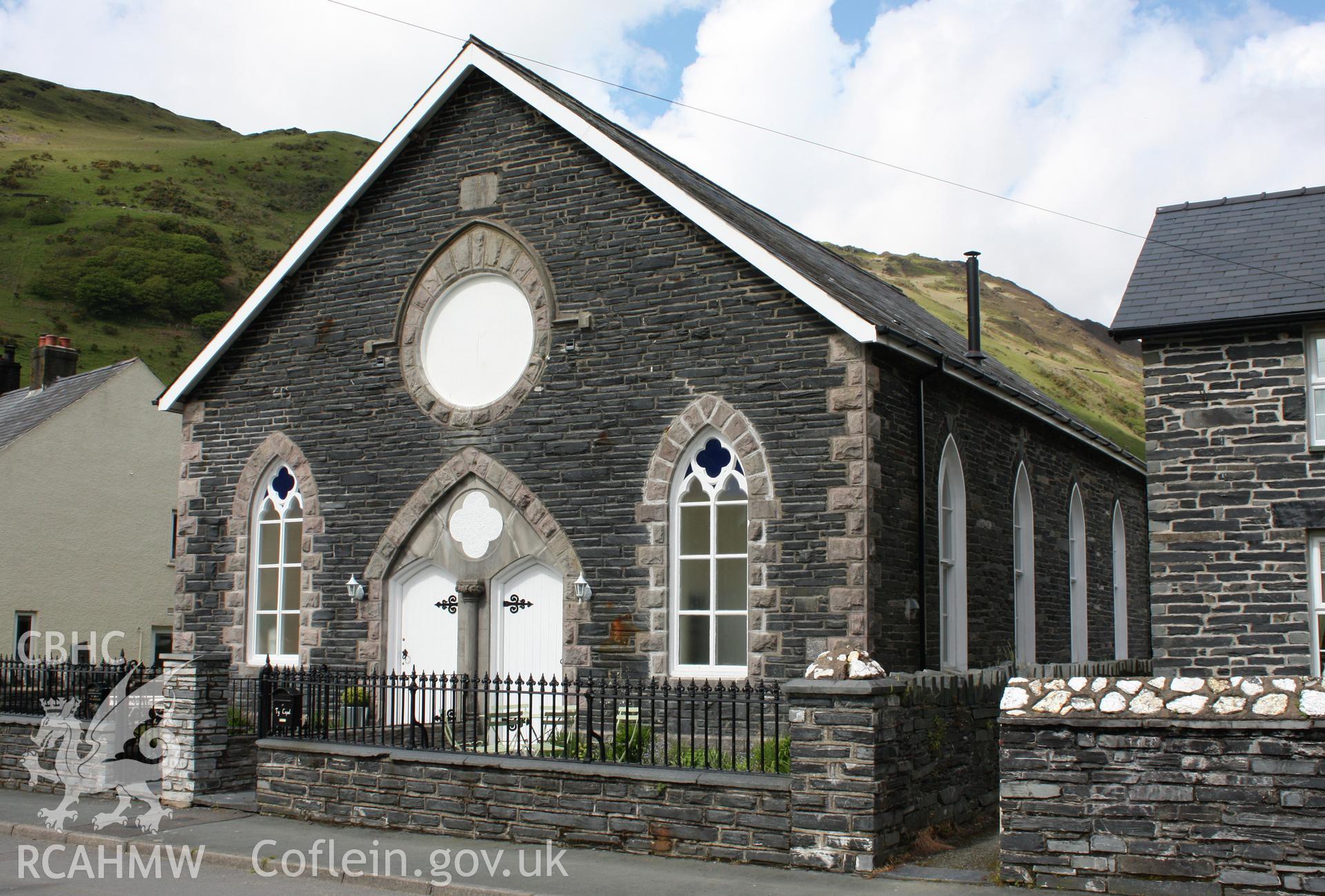 Cwrt Independent chapel viewed from south