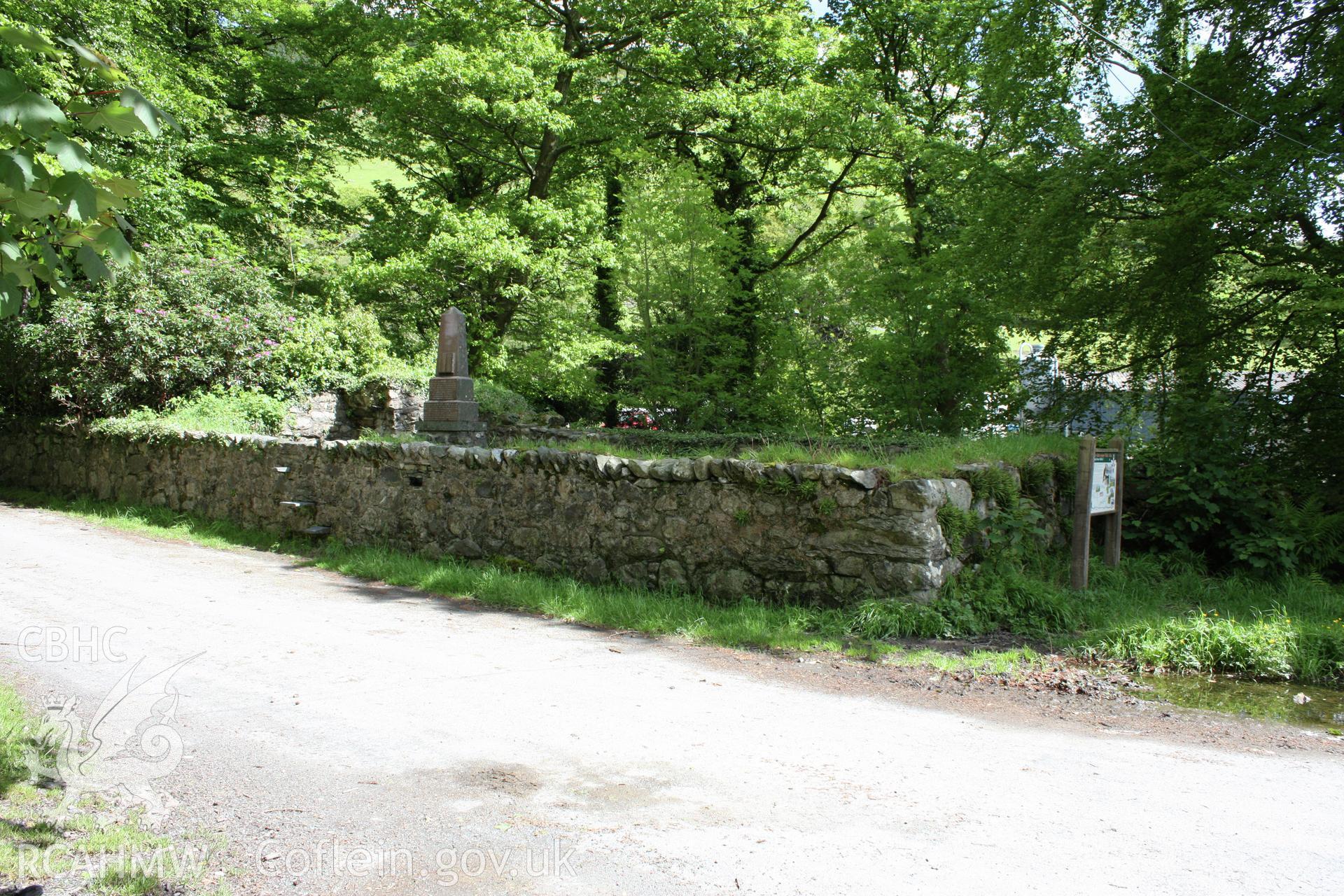 Remains of Tyn-y-dool and Mary Jones from the south-west