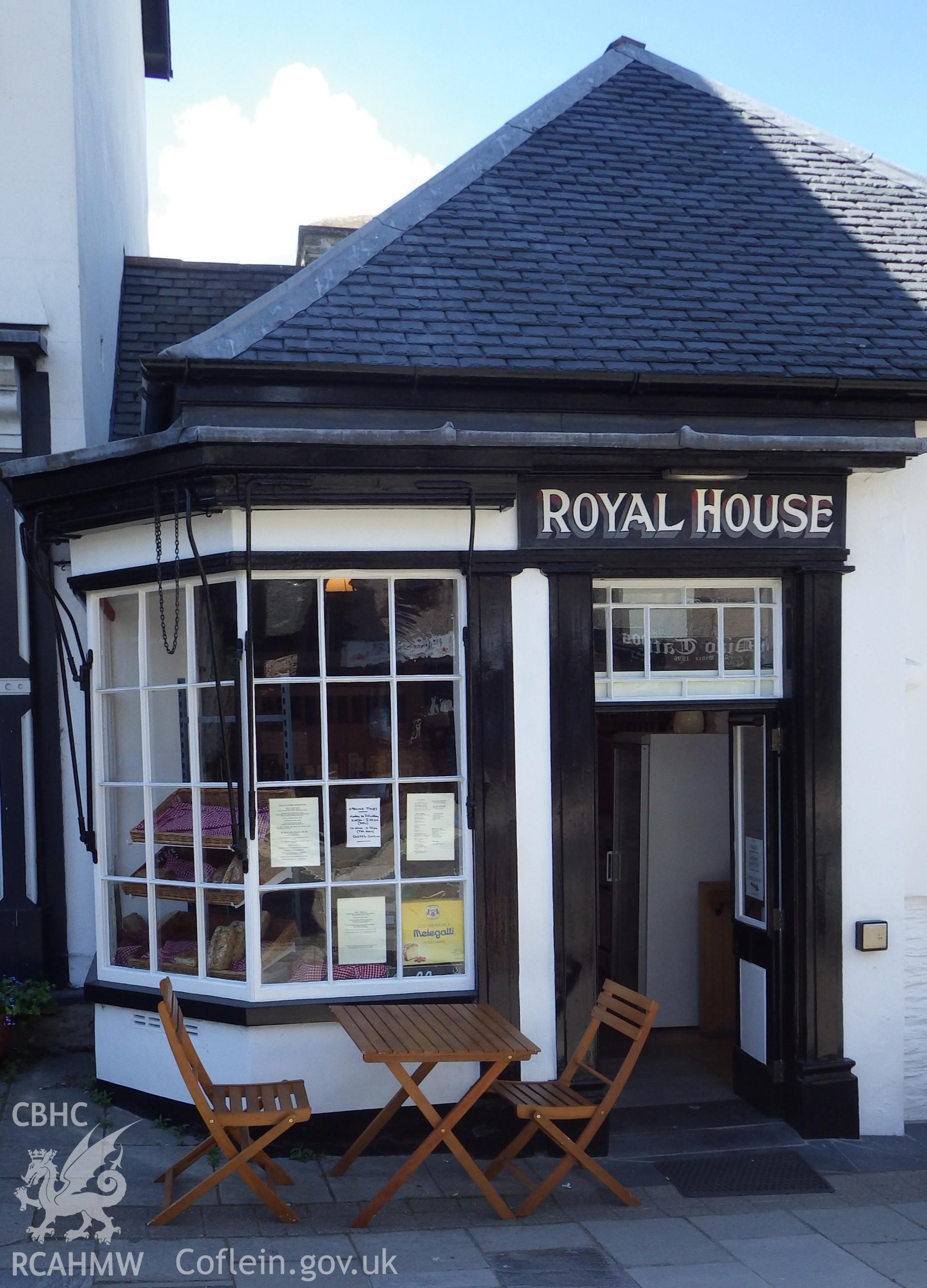 Entrance to cafe and bakery