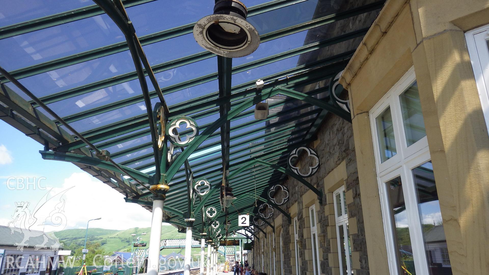 Canopy of Platform 2