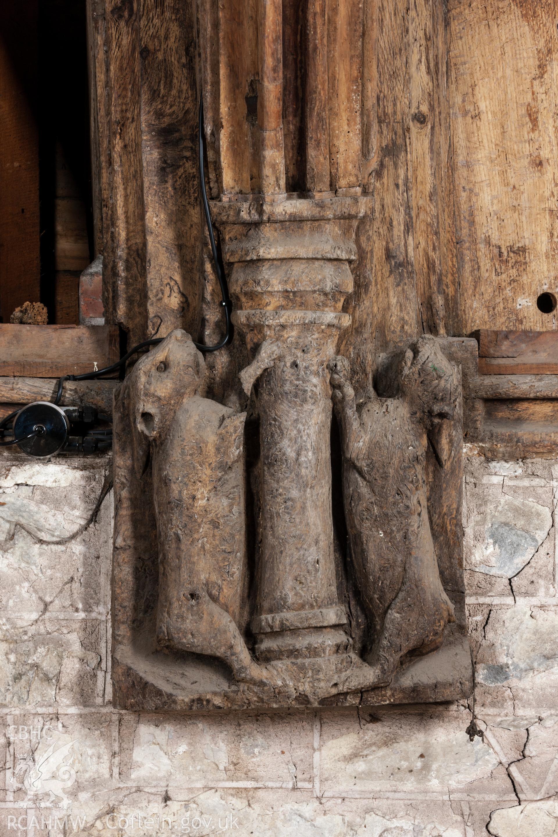 Interior, roof, intermediate beam (4/5) south side decoration