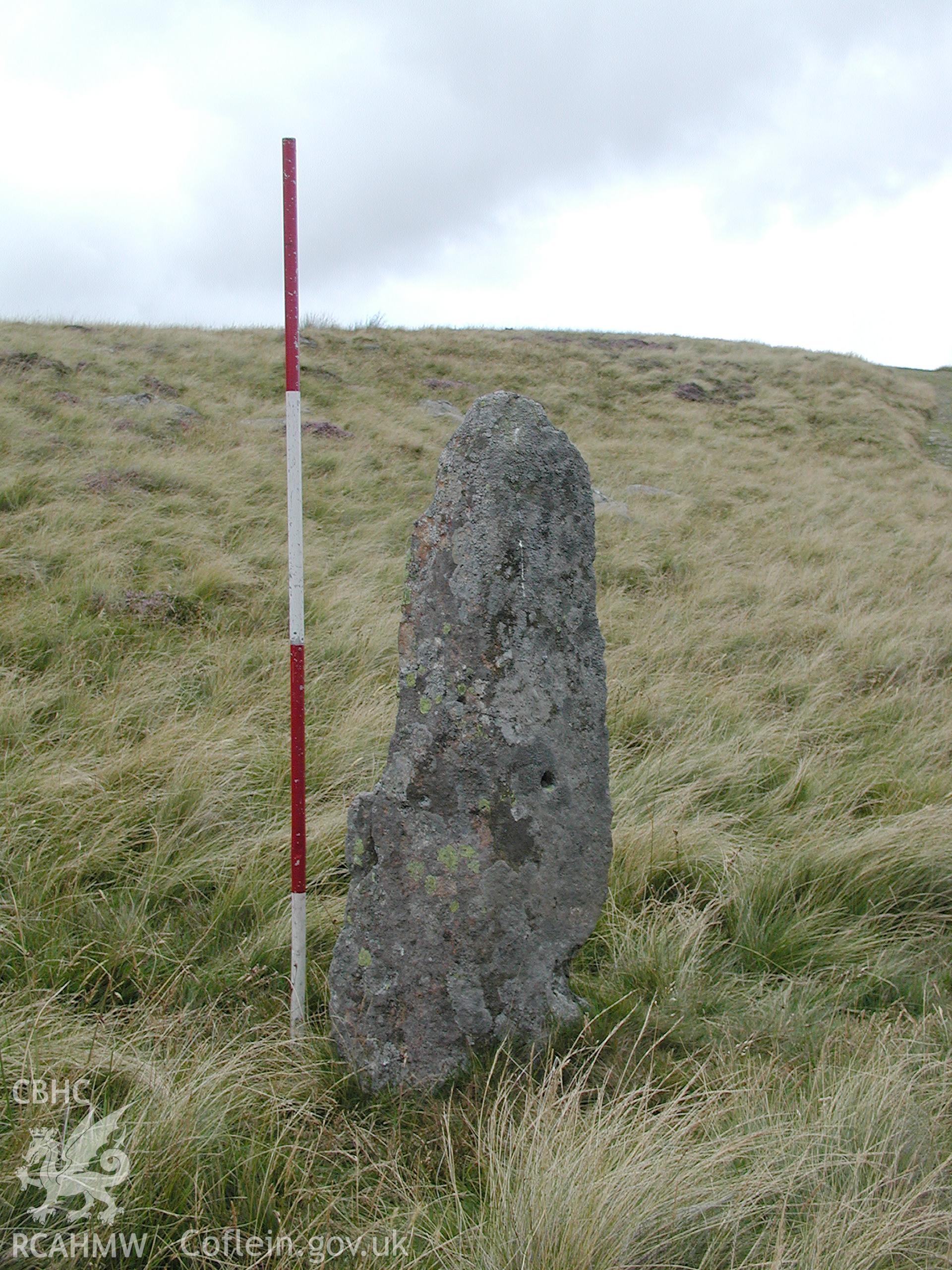 Digital photograph of Clogwyn-yr- Eryr Standing Stone taken on 09/09/2003 by Cambrian Archaeological Projects during the Eastern Snowdonia Upland Survey