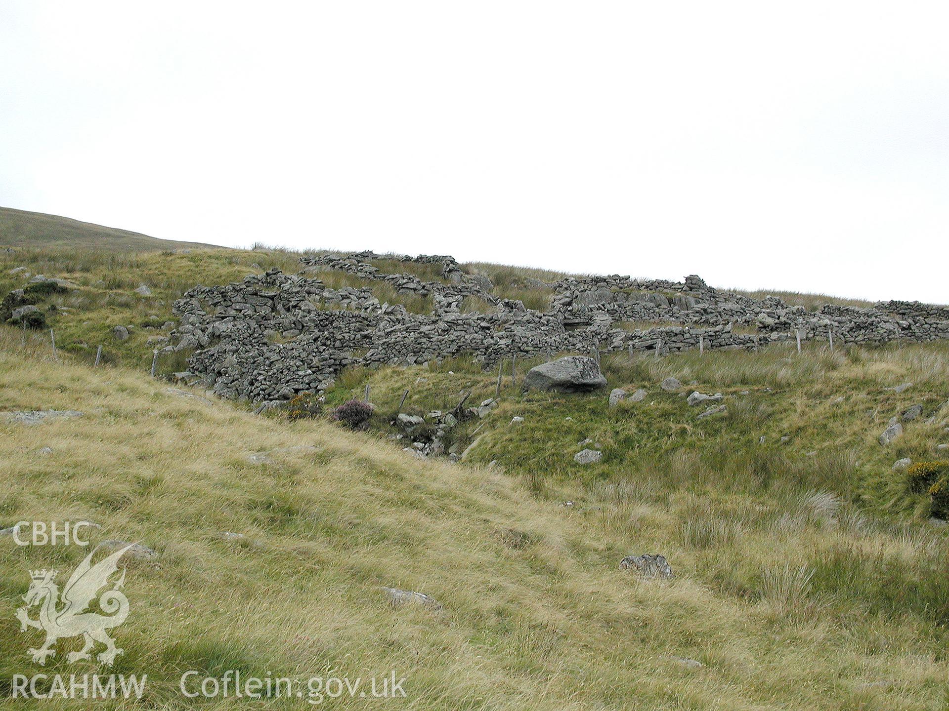 Digital photograph of Afon Garreg Wen Sheepfold taken on 09/09/2003 by Cambrian Archaeological Projects during the Eastern Snowdonia Upland Survey