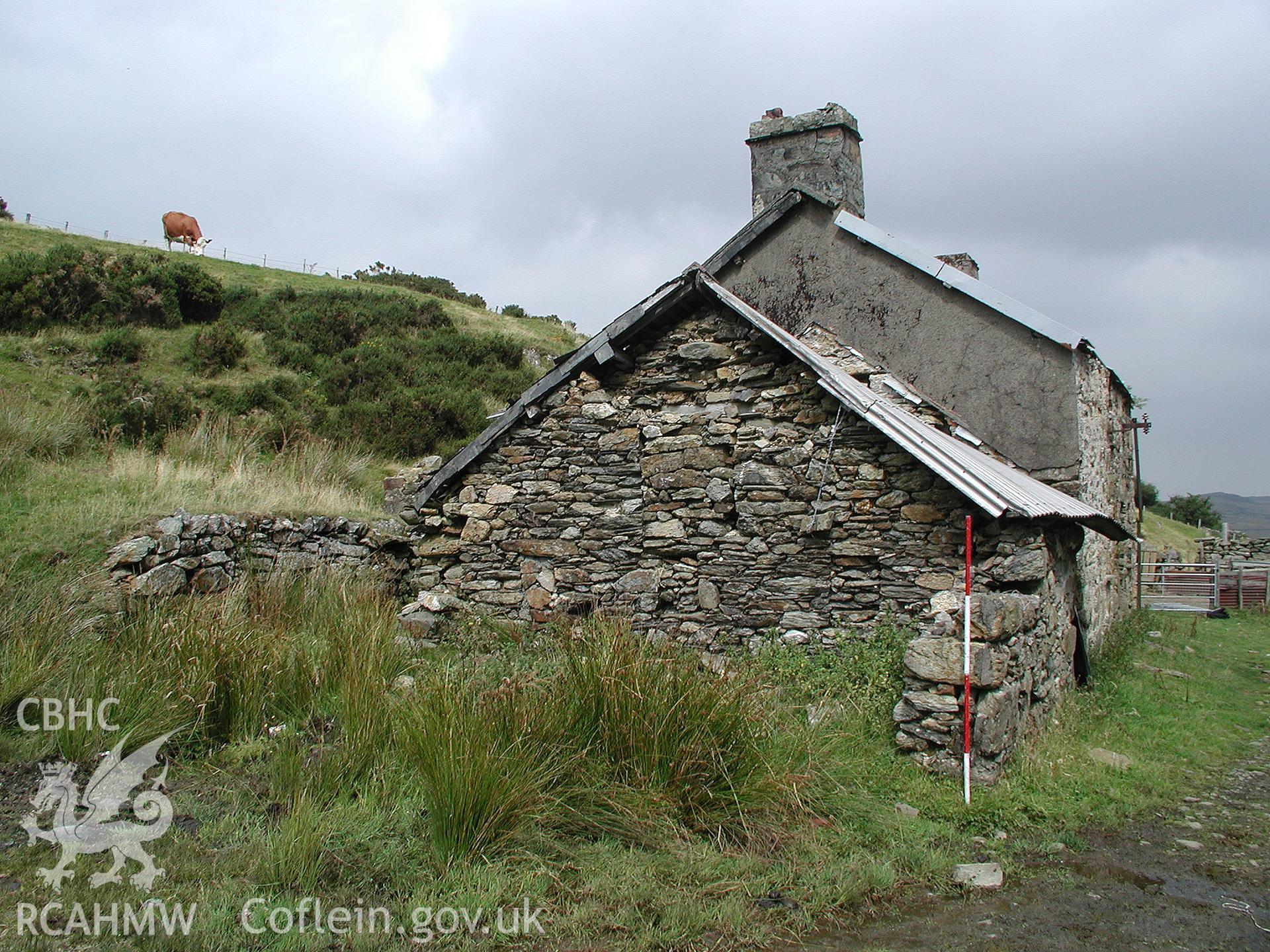 Digital photograph of Siglen Farmhouse taken on 14/08/2003 by Cambrian Archaeological Projects during the Eastern Snowdonia Upland Survey