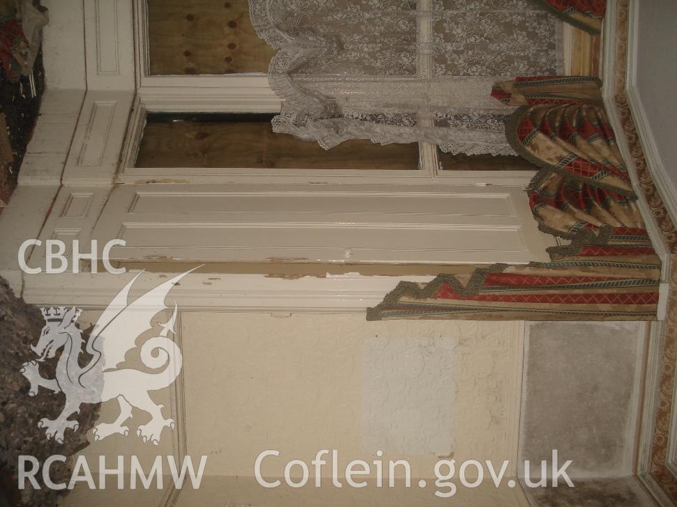 Colour photograph showing internal window 03 and panelling on the west side of The Grange Hotel produced by JP Architects, 2011.
