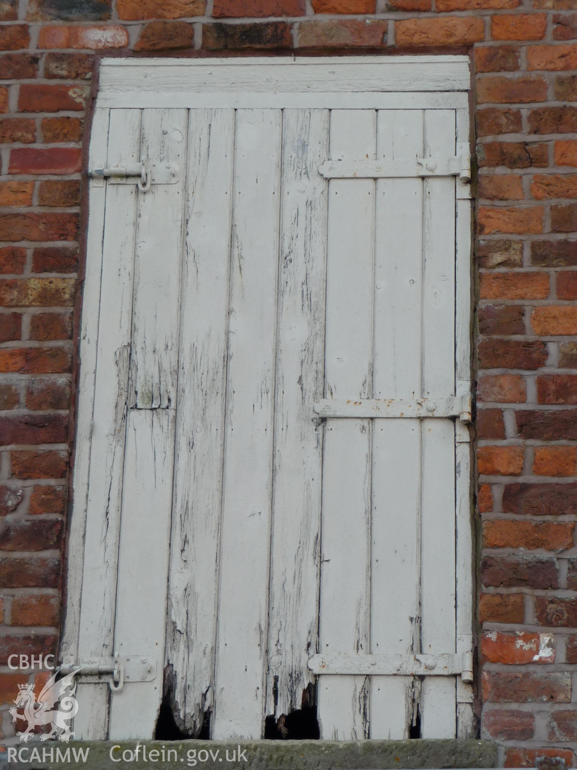 Digital colour photograph showing exterior view of barn at Marchwiel Old Hall