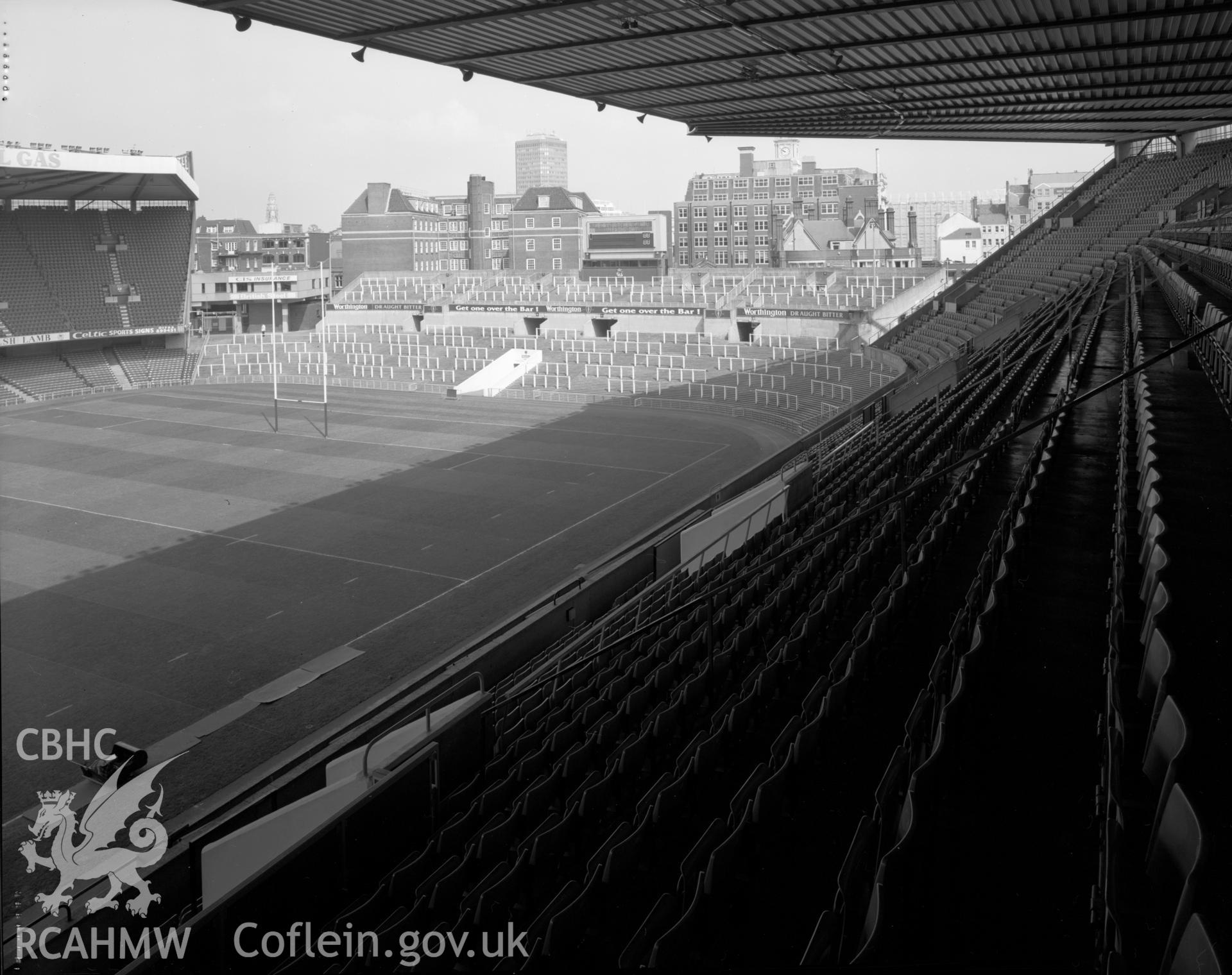 East Terrace from South Stand  NA/GL/99/024